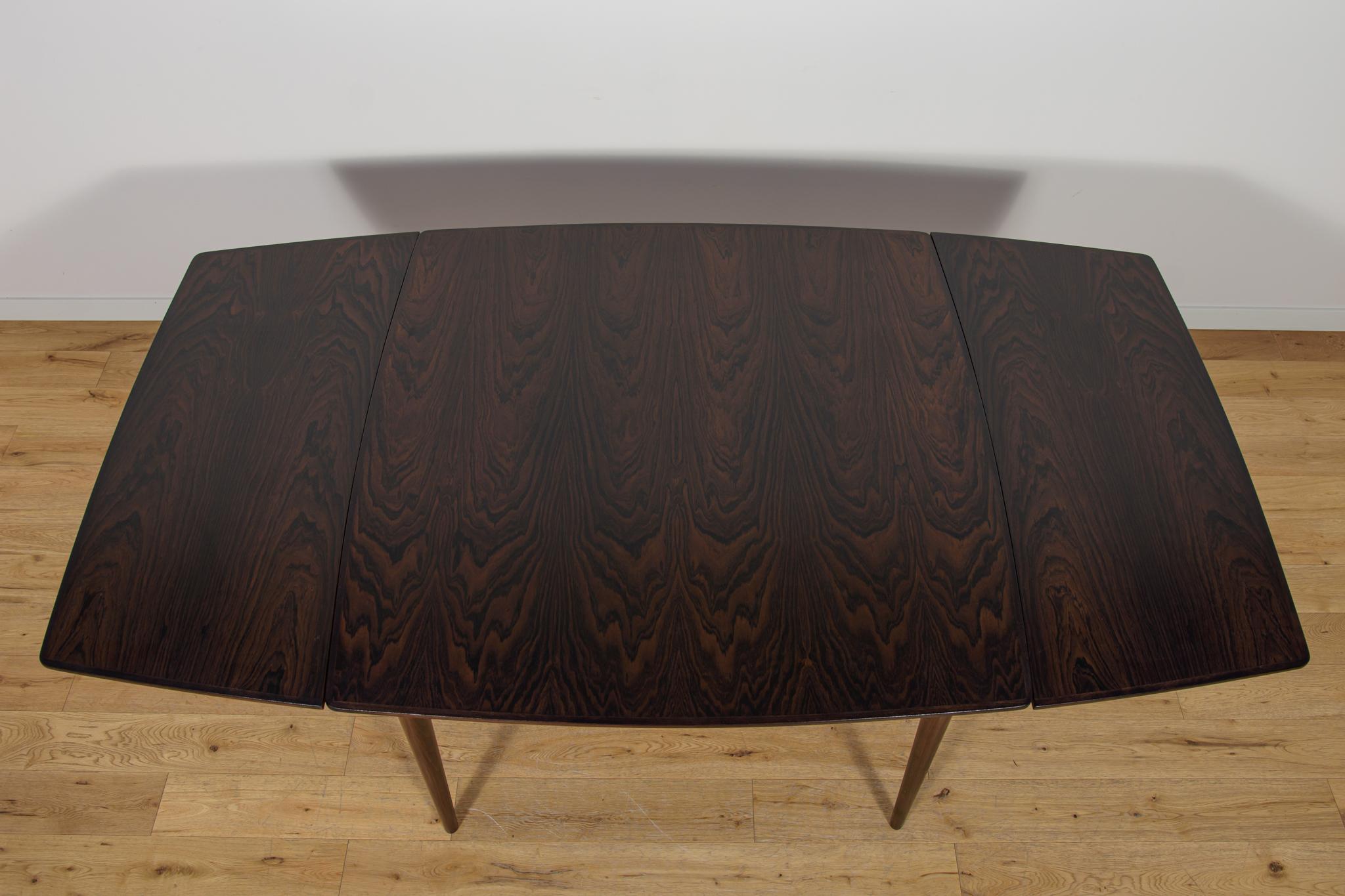 Carré du milieu du siècle  Table de salle à manger extensible en palissandre, Danemark, années 1960 en vente 6