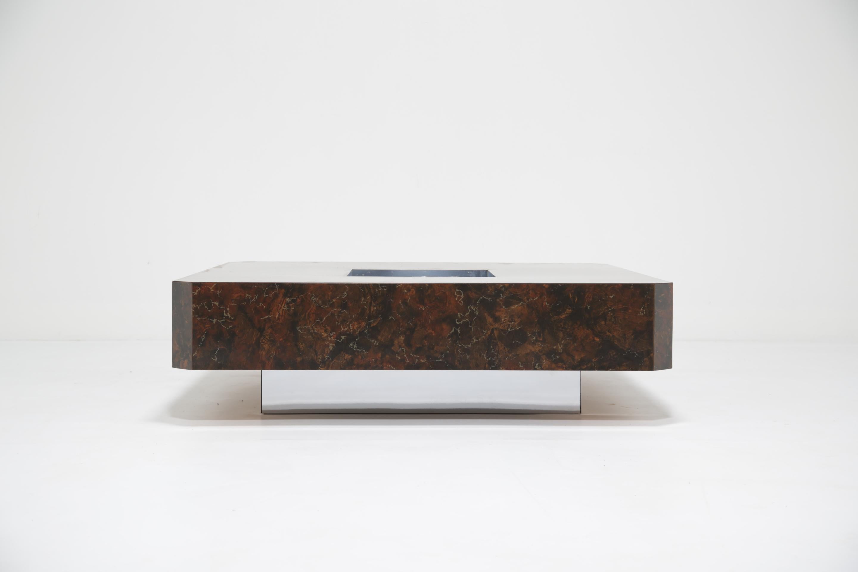Mid-Century Square Italian Coffee Table, table de cocktail, Faux Burl Finish, 70s. Bon état - En vente à Dublin 8, IE
