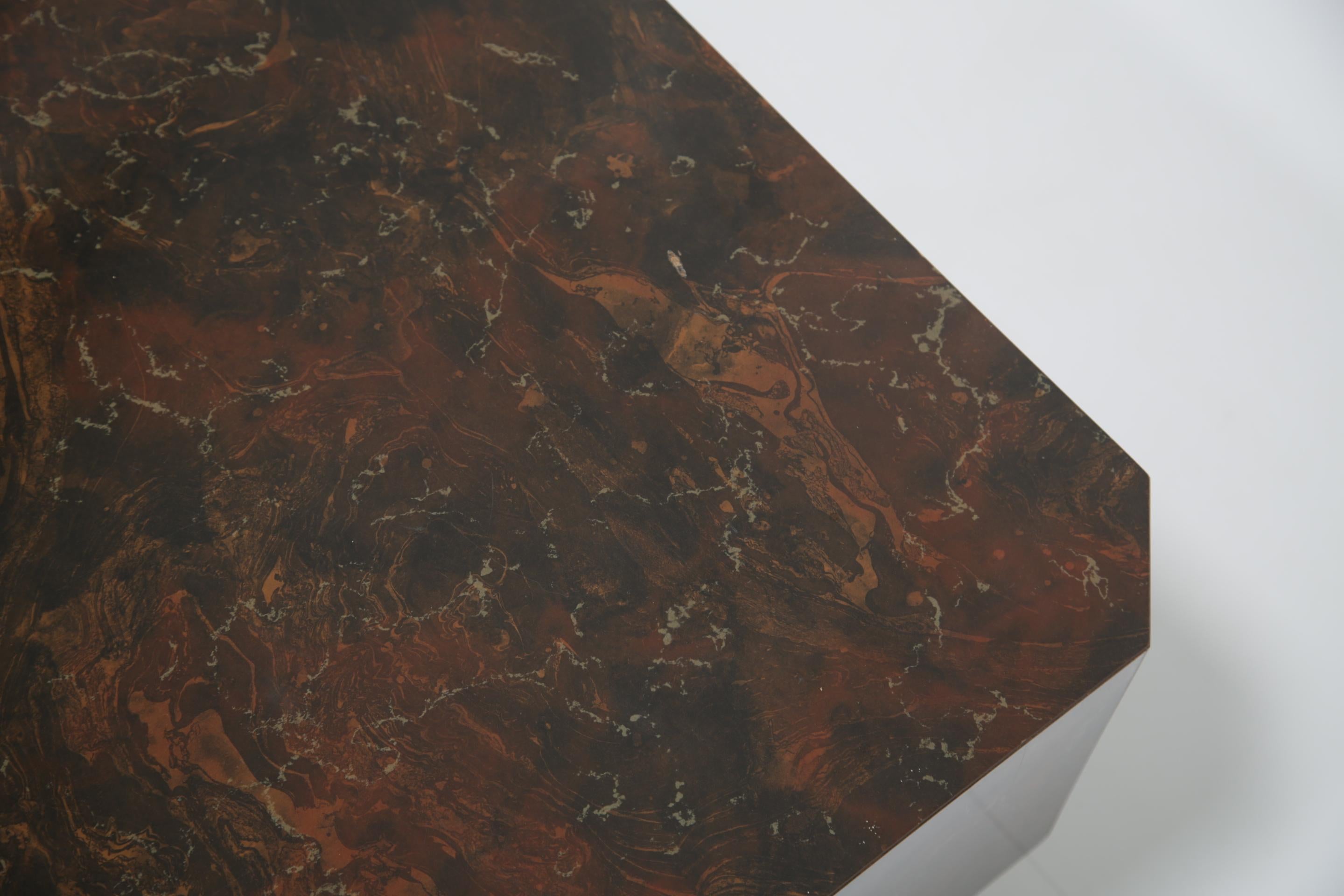 Mid-Century Square Italian Coffee Table, table de cocktail, Faux Burl Finish, 70s. en vente 1