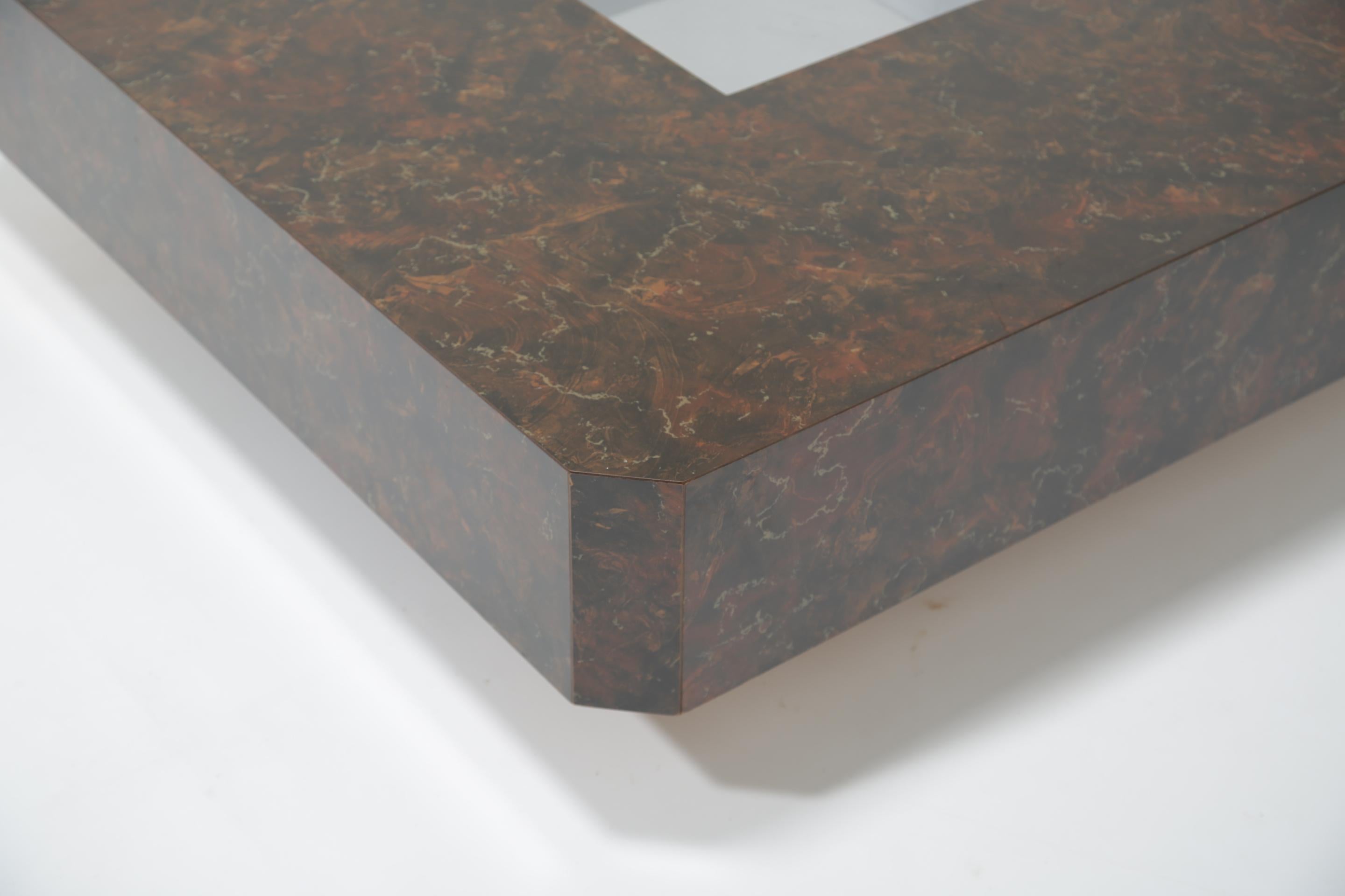 Mid-Century Square Italian Coffee Table, table de cocktail, Faux Burl Finish, 70s. en vente 2