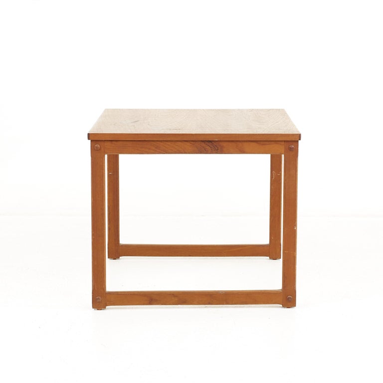 Mid Century Square Teak Side End Table For Sale at 1stDibs