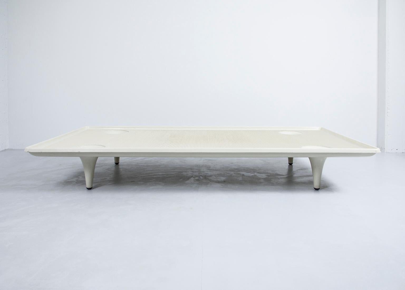 White Midcentury Stackable Daybed by Andreas Christen for H.P. Spengler, 1960s  For Sale 4