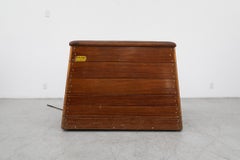 Mediados de siglo  Banco de gimnasia rodante apilado de roble y teca recubierto de cuero marrón