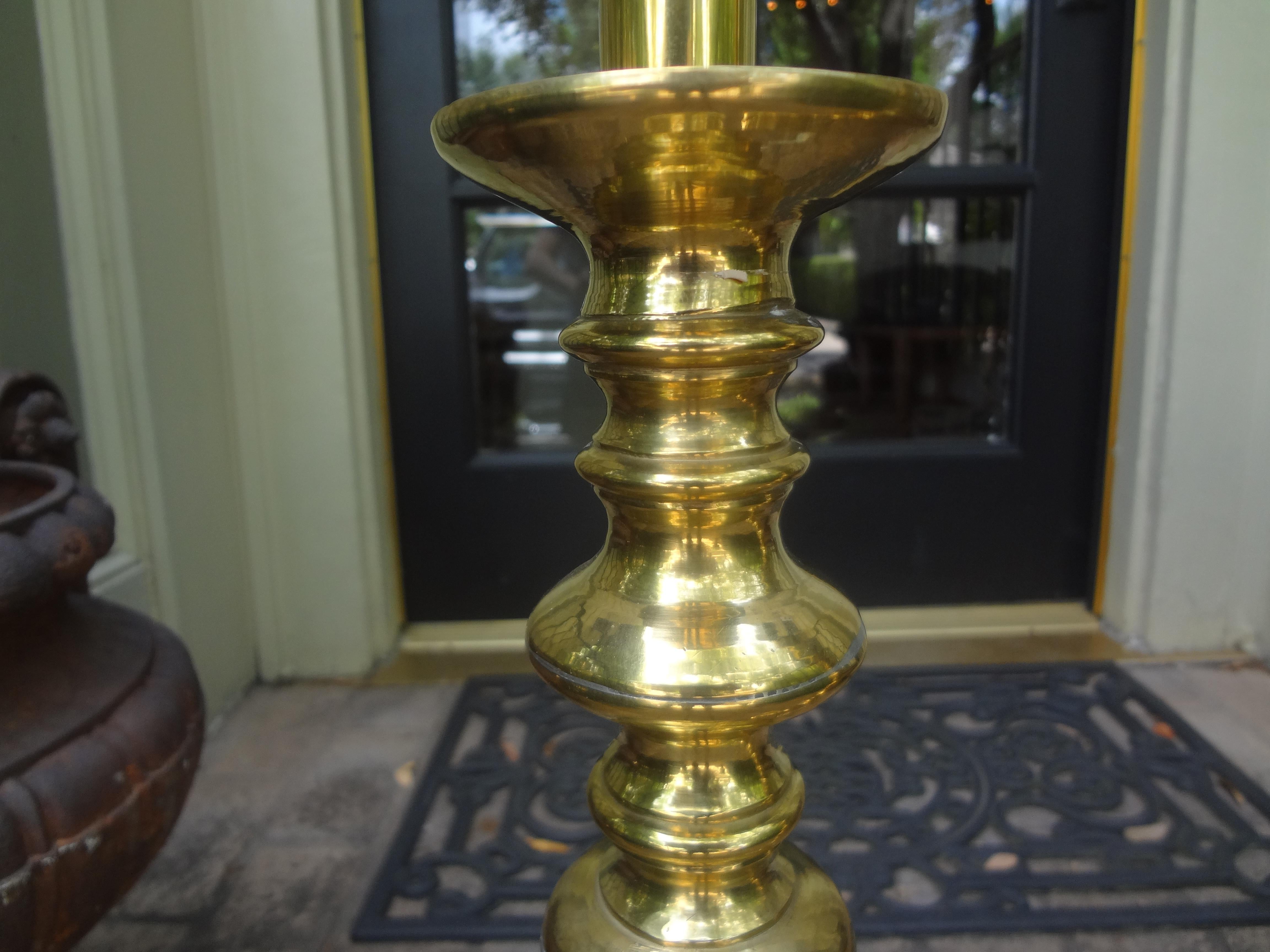 Pair of Midcentury Stacked Sphere Brass Lamps in the Style of James Mont In Good Condition For Sale In Houston, TX