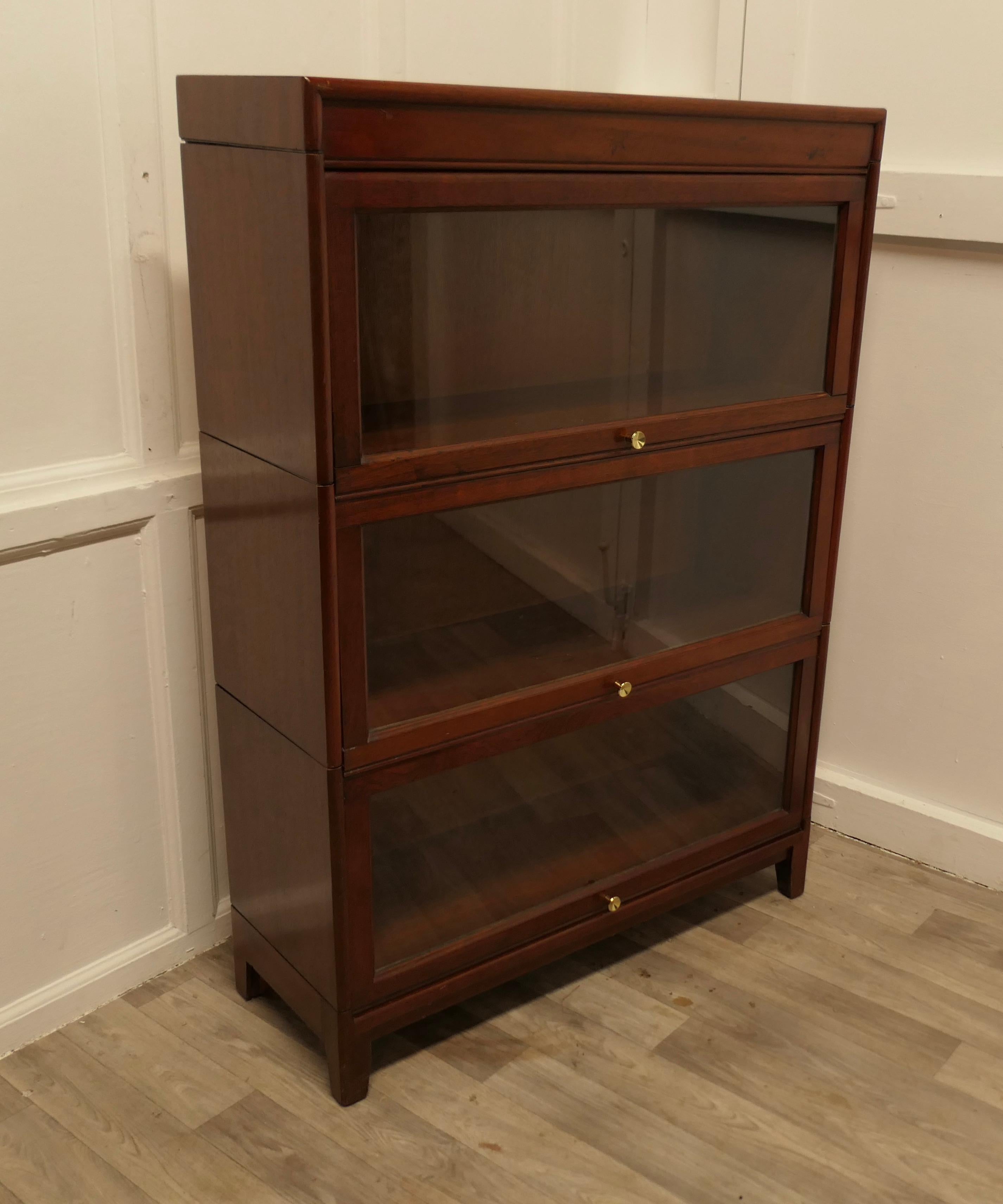 Mid Century Stacking Barristers Bookcase or Filing Cabinet In Good Condition For Sale In Godshill, Isle of Wight