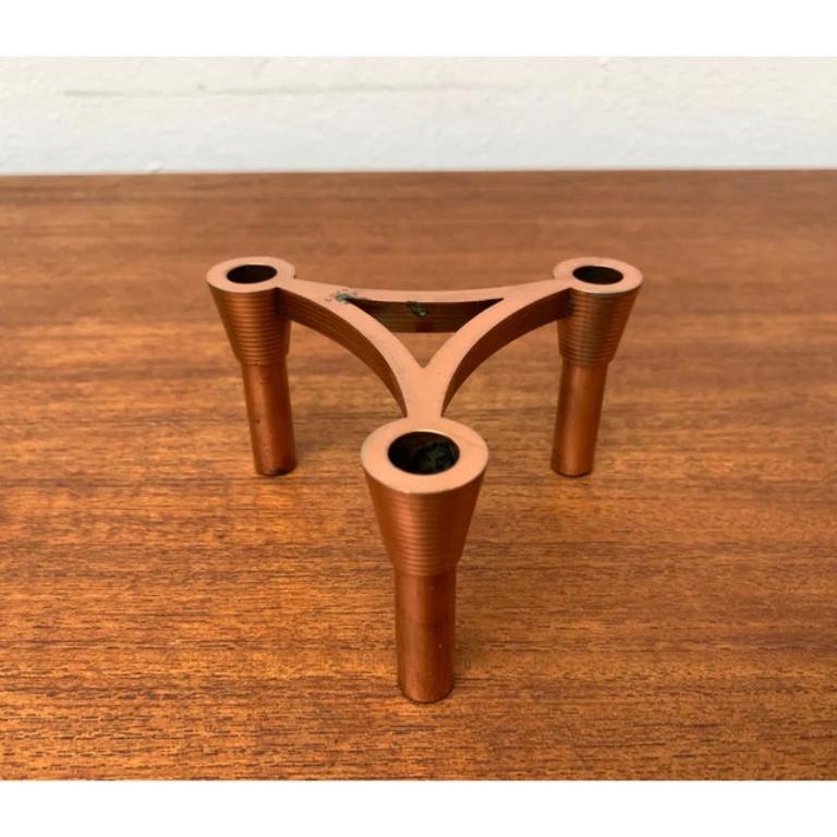 Portacandele impilabile di metà secolo in rame, in ottime condizioni. Progettato dal 1960 al 1969.

Informazioni aggiuntive:
Materiali: Metallo
Stile: Medioevo Moderno
Colore: rame
Tipo di articolo: Vintage, Antico o Pre-owned
Dimensioni: 4,33ʺW ×