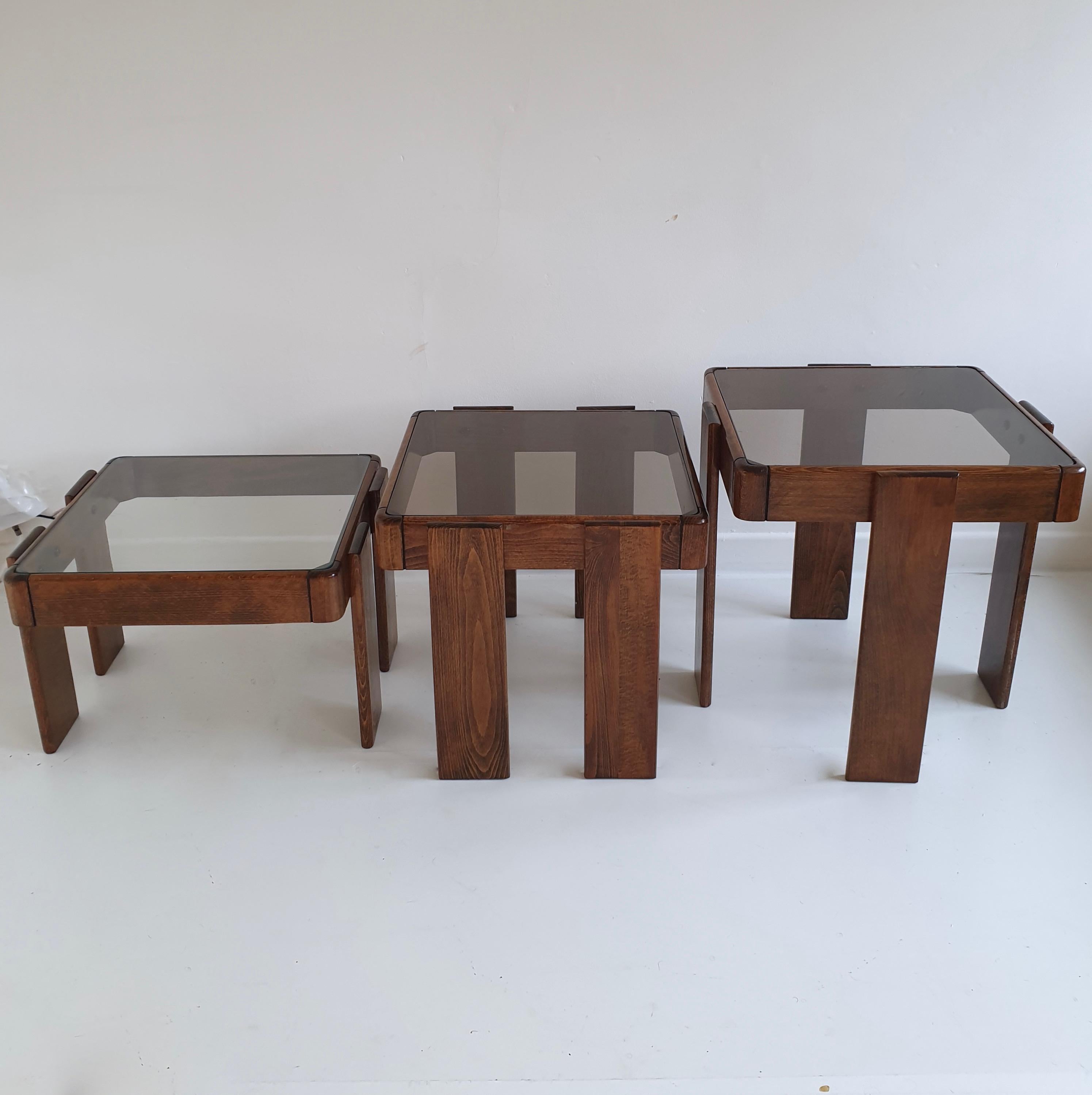 Mid-Century Modern Midcentury Stacking Nest of Tables by Frattini for Cassina, Italy, circa 1960 For Sale