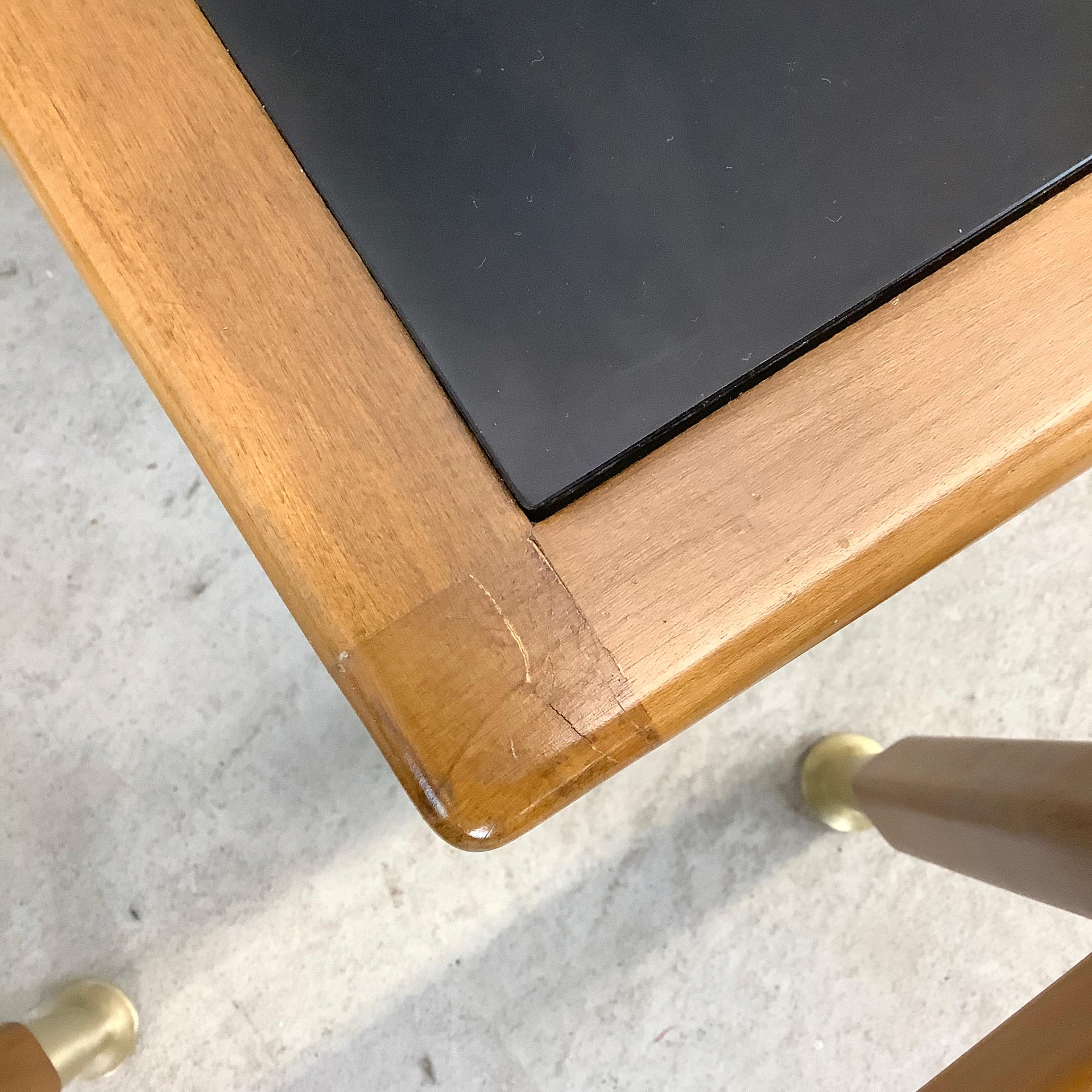 Tables empilables Mid-Century - Lot de trois en vente 7