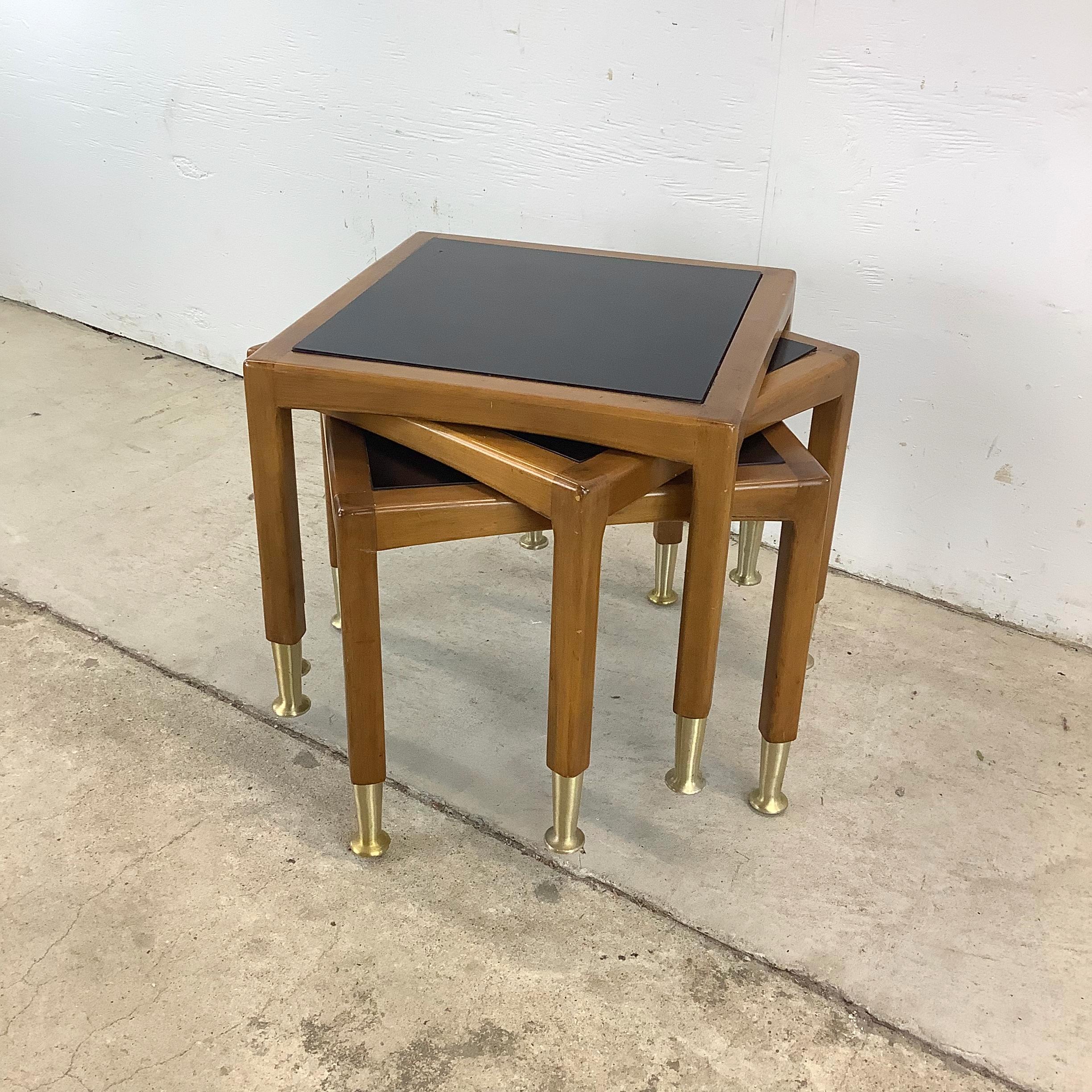 Tables empilables Mid-Century - Lot de trois en vente 12