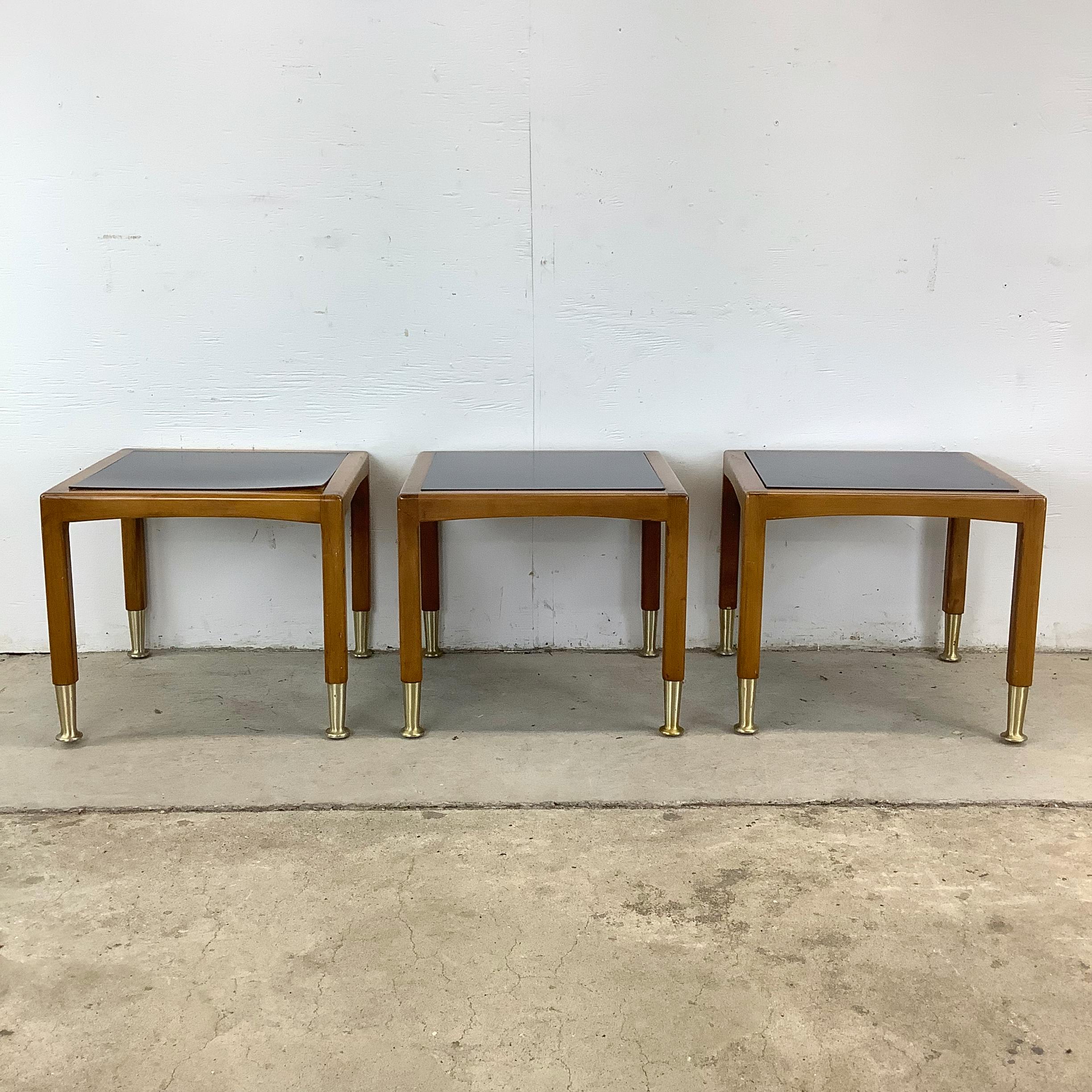 Autre Tables empilables Mid-Century - Lot de trois en vente