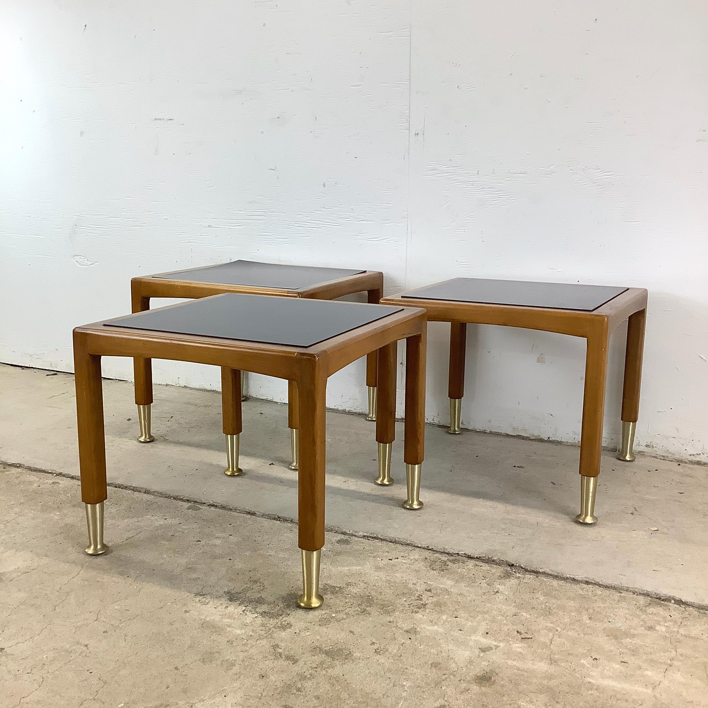 Tables empilables Mid-Century - Lot de trois en vente 1