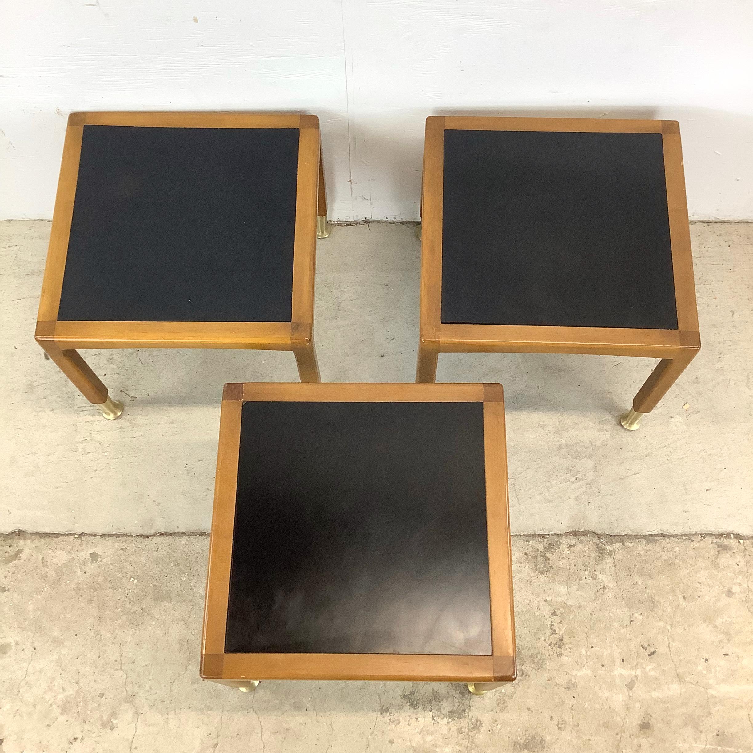 Tables empilables Mid-Century - Lot de trois en vente 2
