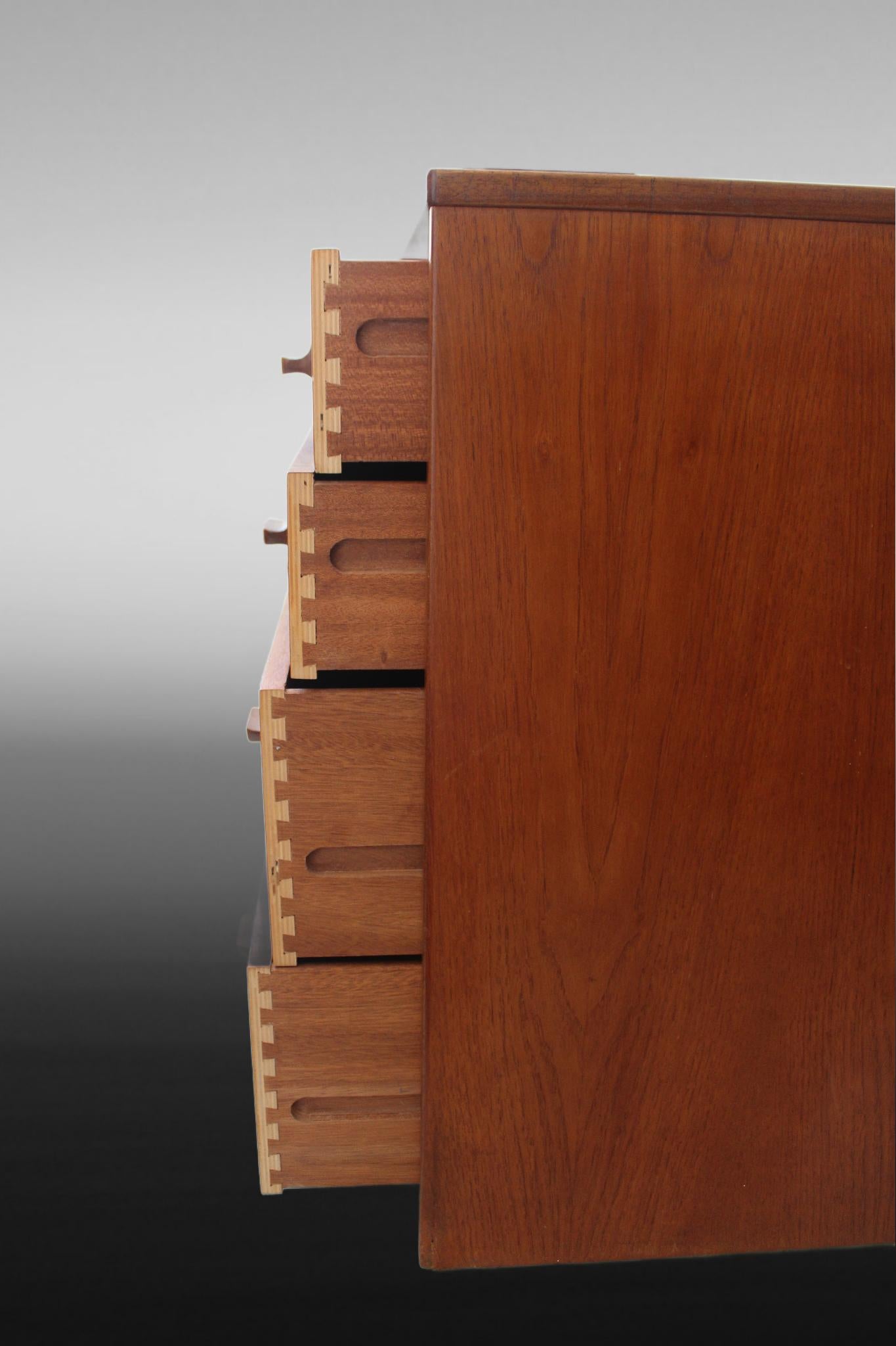 Mid Century Stag Cantata Teak Double Chest of Drawers For Sale 1