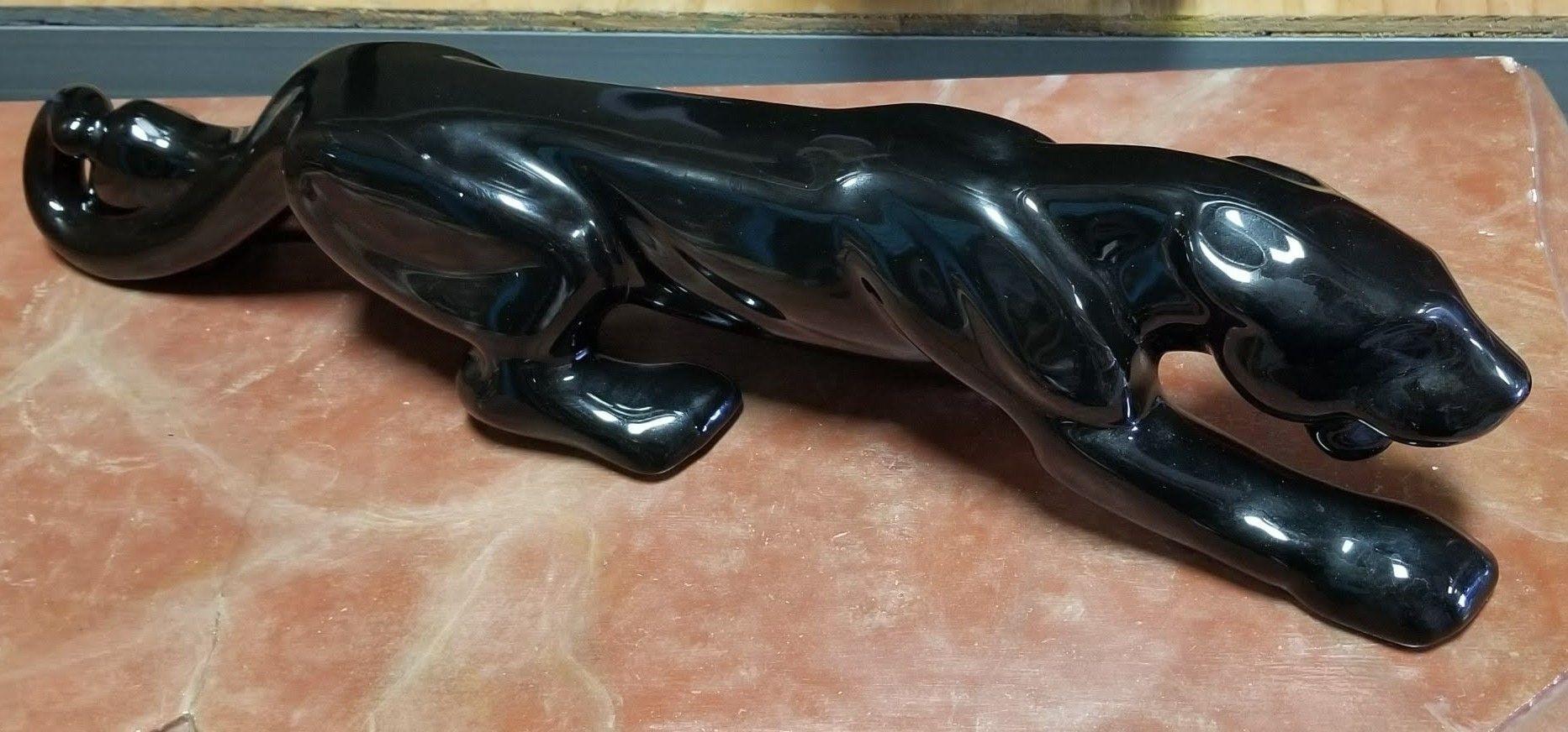 Figurine de panthère noire piquée du milieu du siècle dernier par Royal Haegar Excellent état à Van Nuys, CA