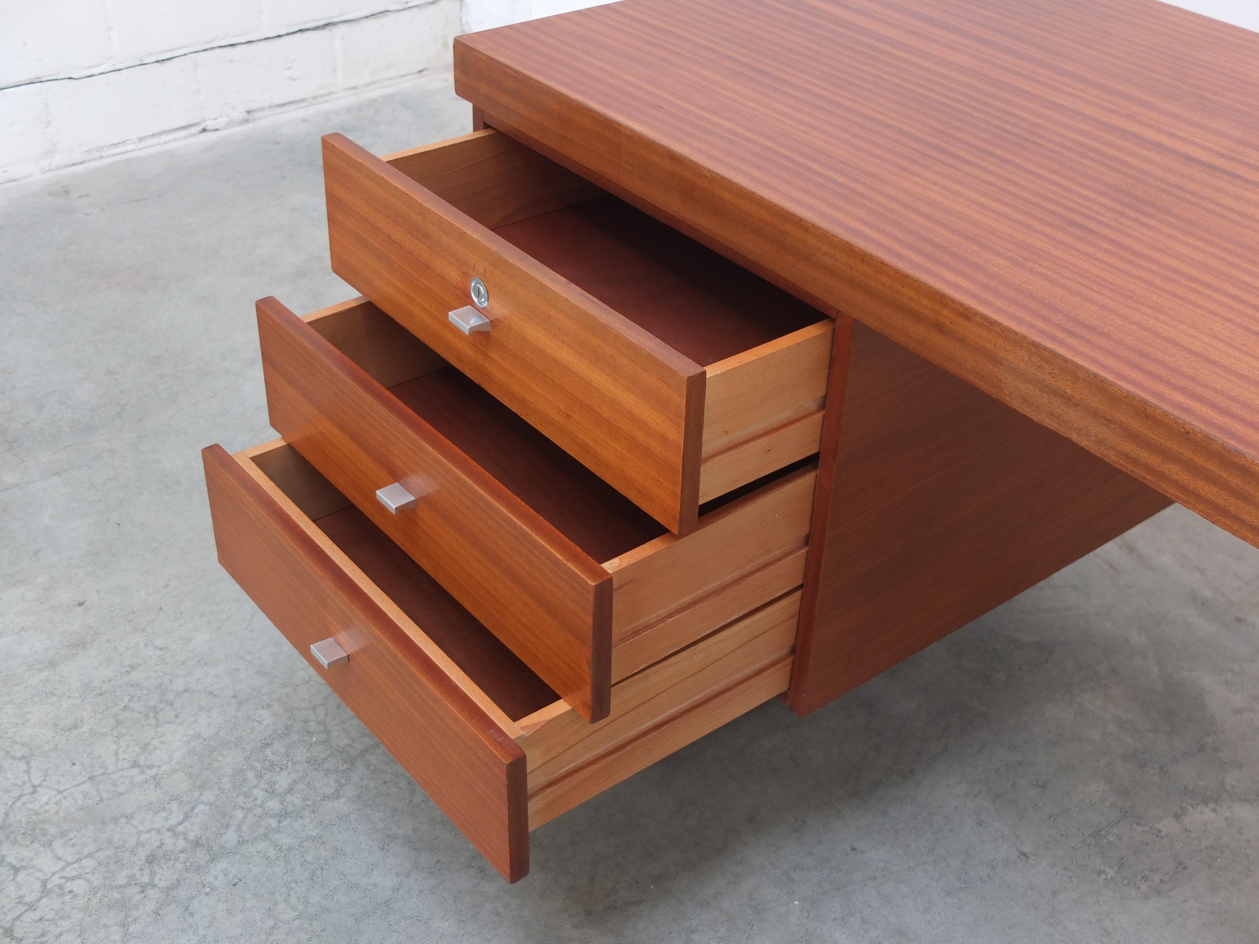 Mid-Century 'Standard' Writing Desk by Pierre Guariche for Meurop, 1960s 4