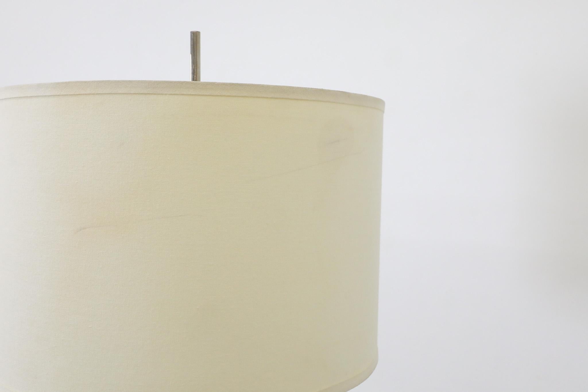 Lampada da terra di metà secolo con stelo telescopico e base a 