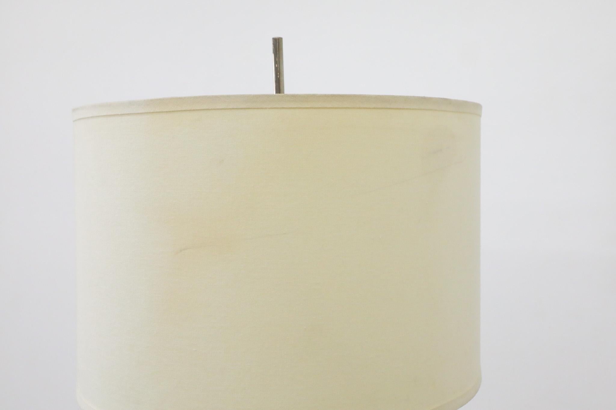 Lampada da terra di metà secolo con stelo telescopico e base a 