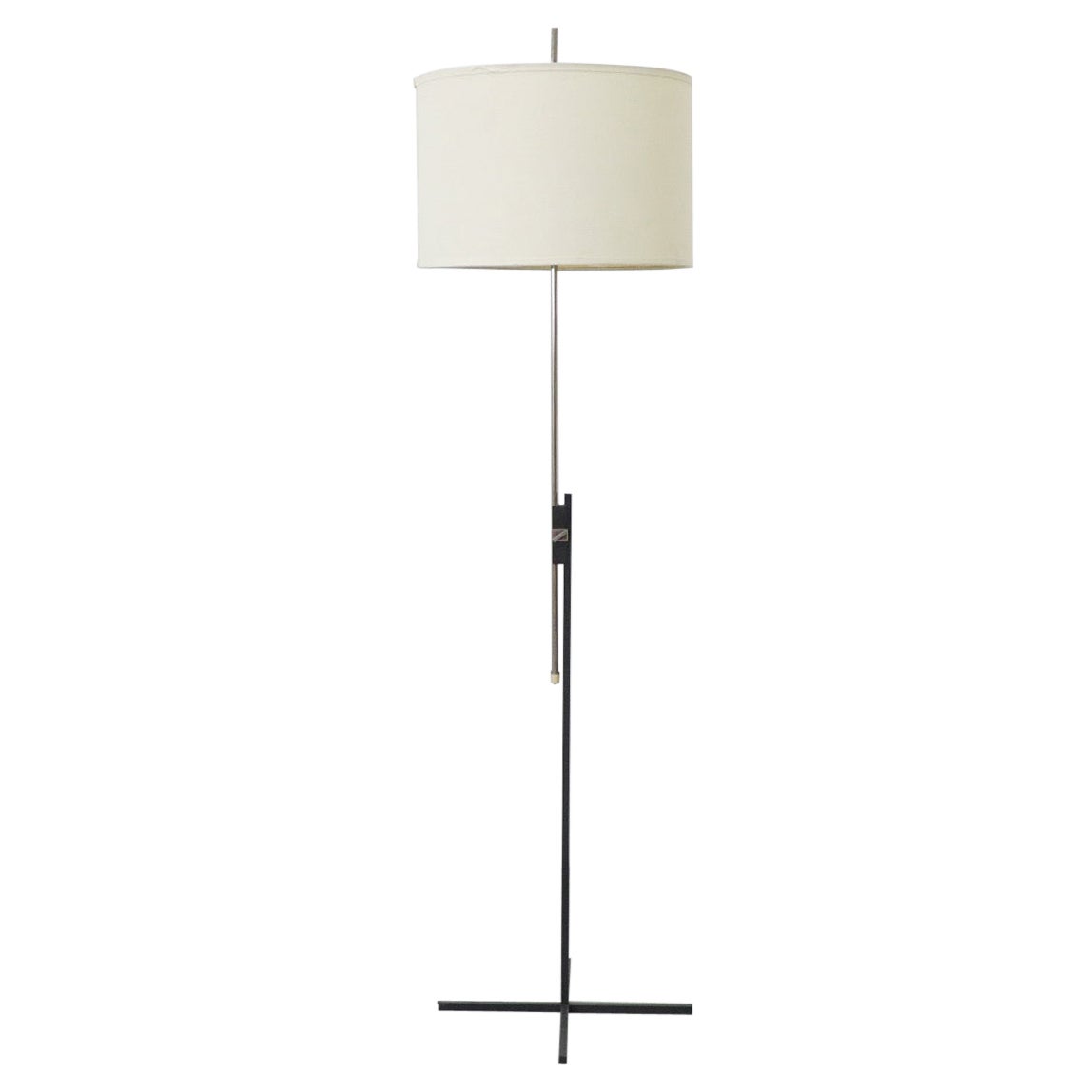 Stehende Stehlampe aus der Mitte des Jahrhunderts mit ausziehbarem Stem und Metall-"X"-Sockel im Angebot