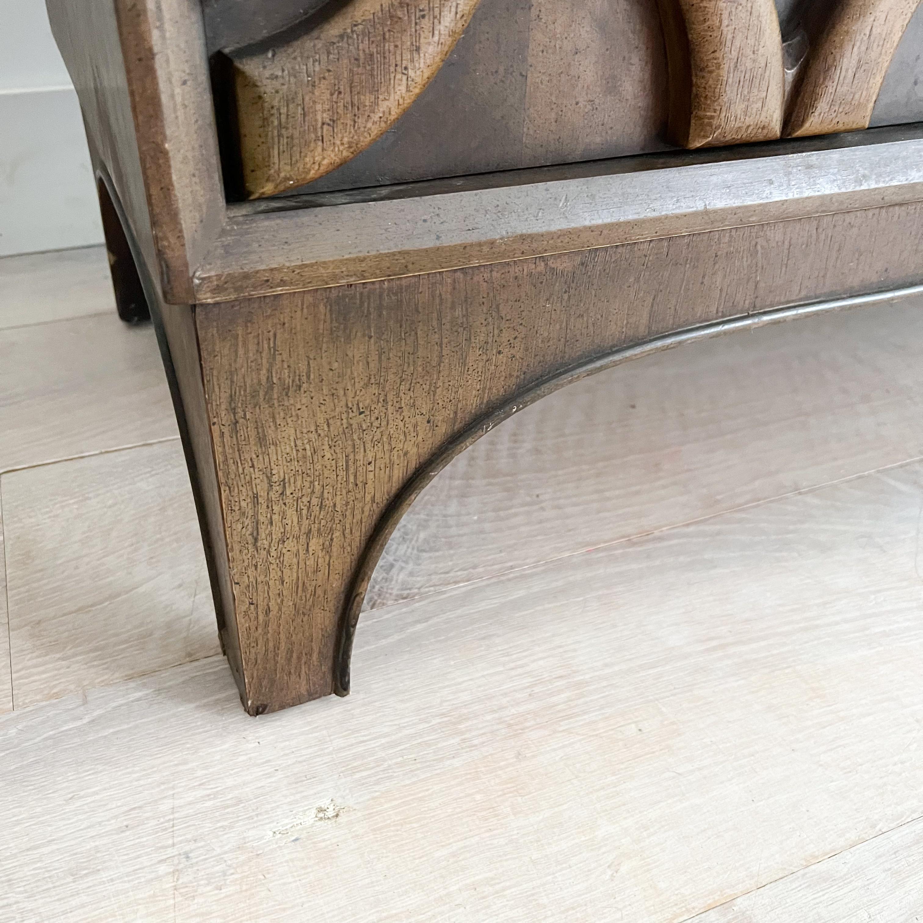 Mid Century Stanley Cosmopolitan Low Dresser w/ Sculpted Front In Good Condition In Asheville, NC