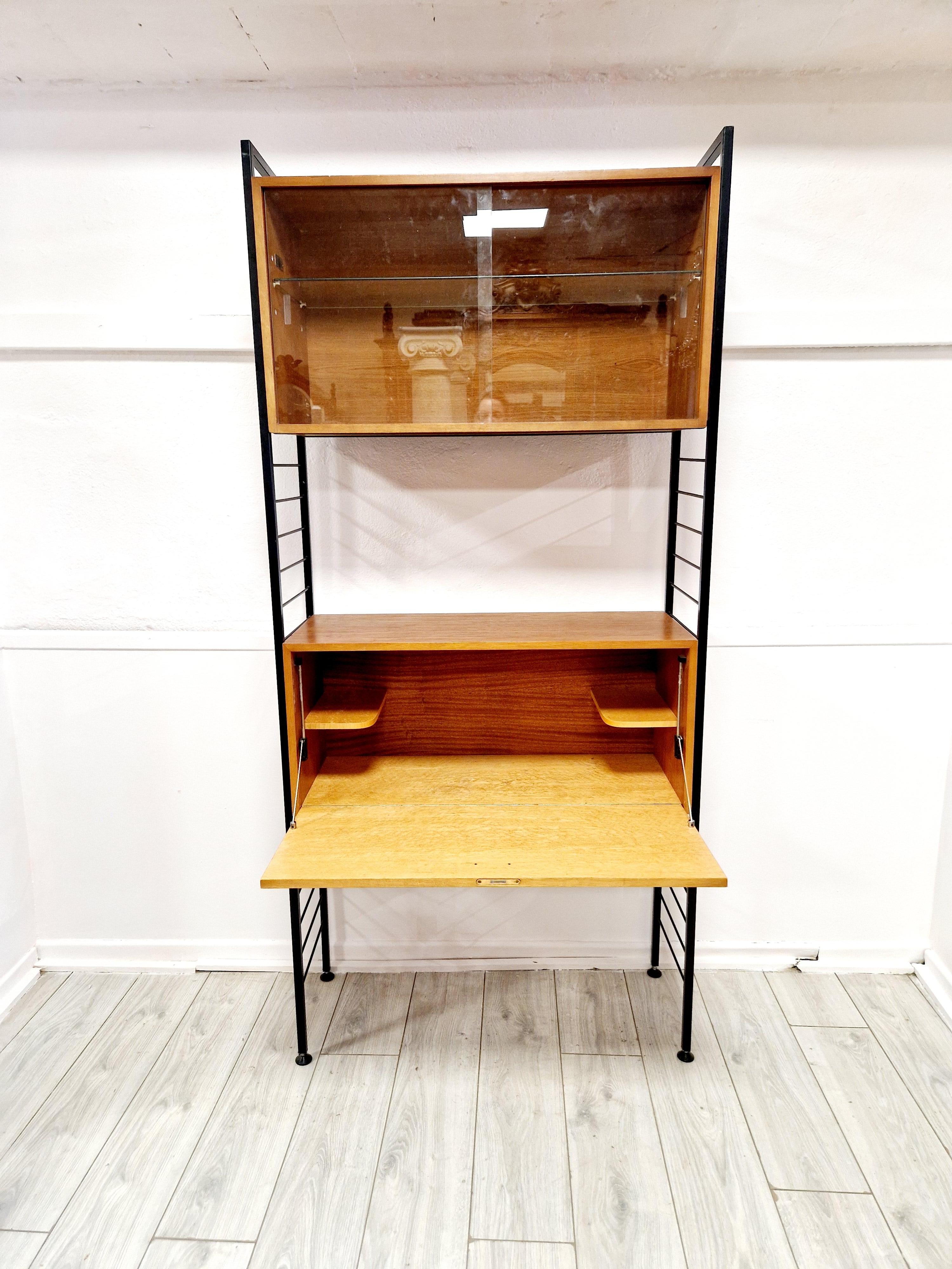 Mid-Century Modern Armoire à étagères Staples Ladderax du milieu du siècle dernier en vente