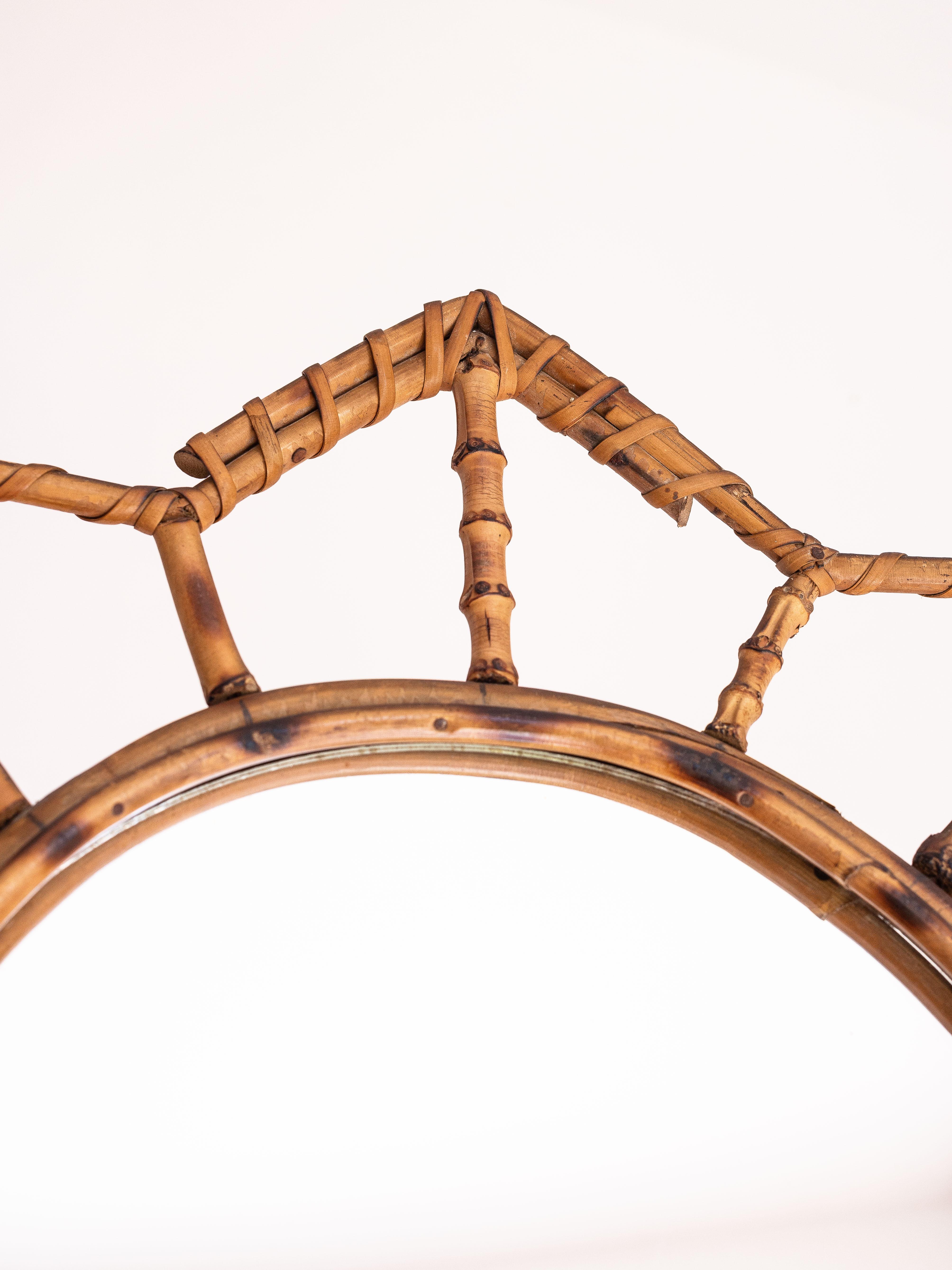 Mid-Century moderno Specchio a stella di metà secolo, decorazioni da parete in bambù e rattan, Francia, anni '60 in vendita