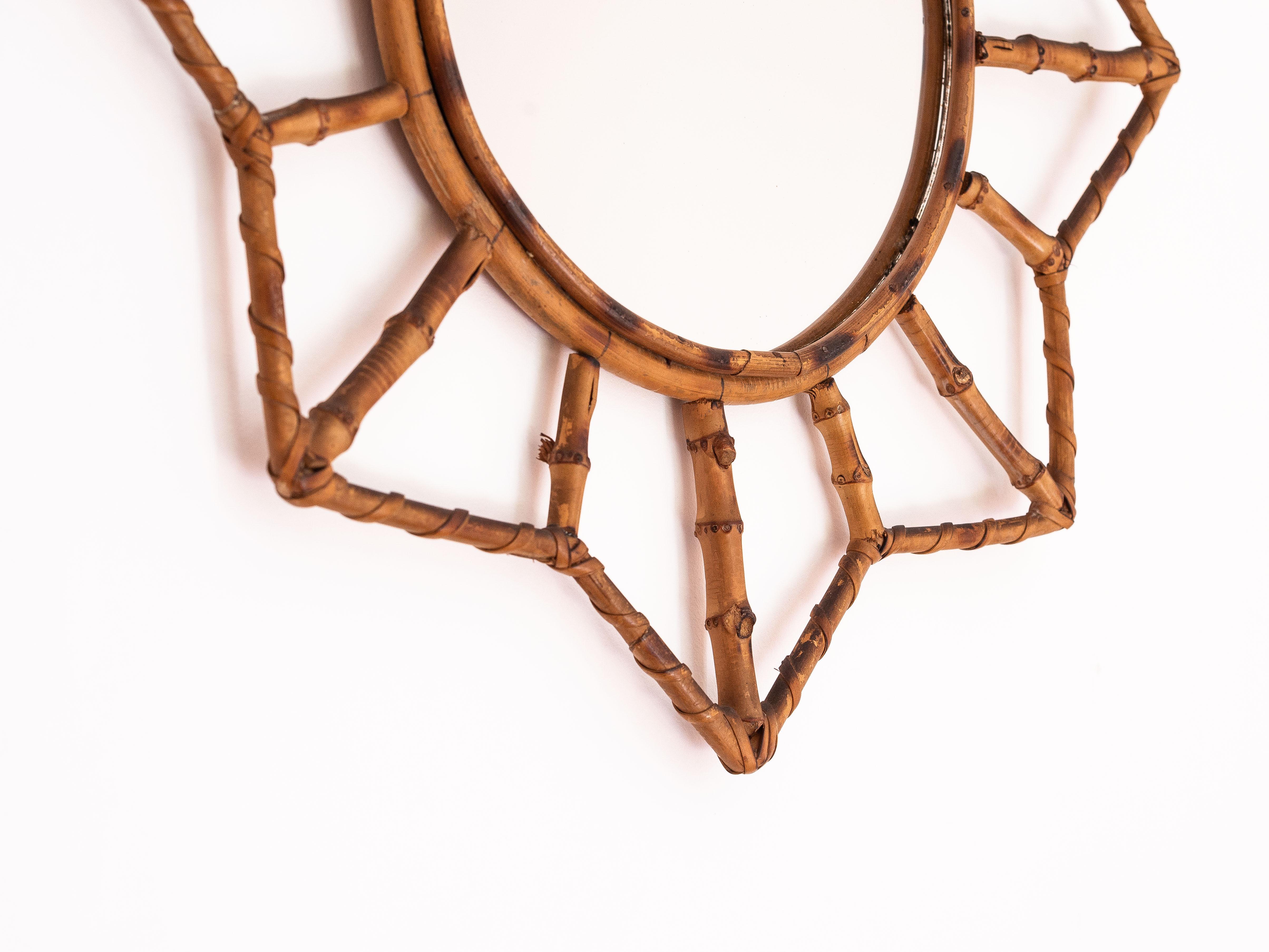 Specchio a stella di metà secolo, decorazioni da parete in bambù e rattan, Francia, anni '60 in vendita 1