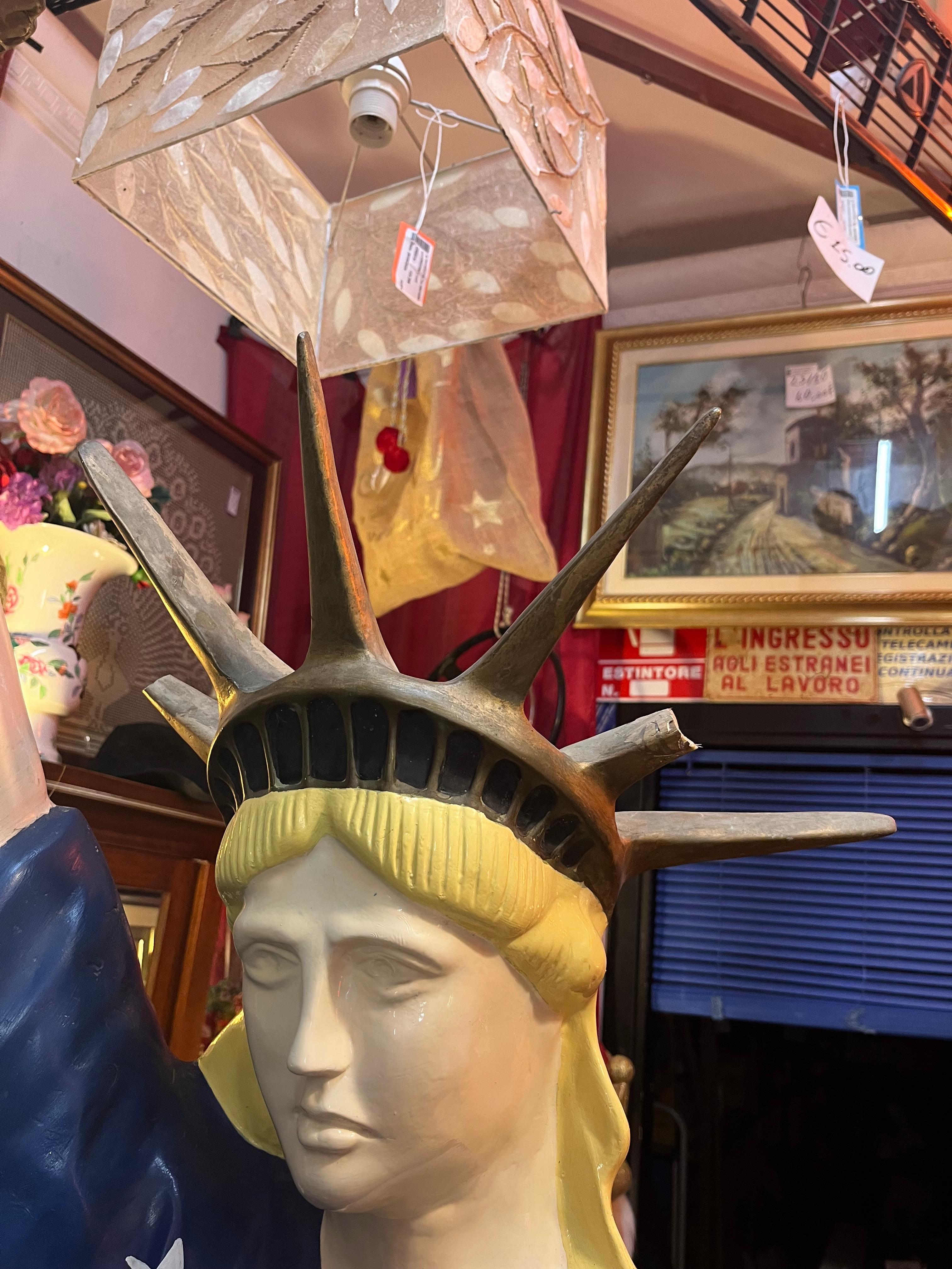 Statua della Libertà di metà secolo in resina, altezza 230 cm , anni '60 in vendita 3