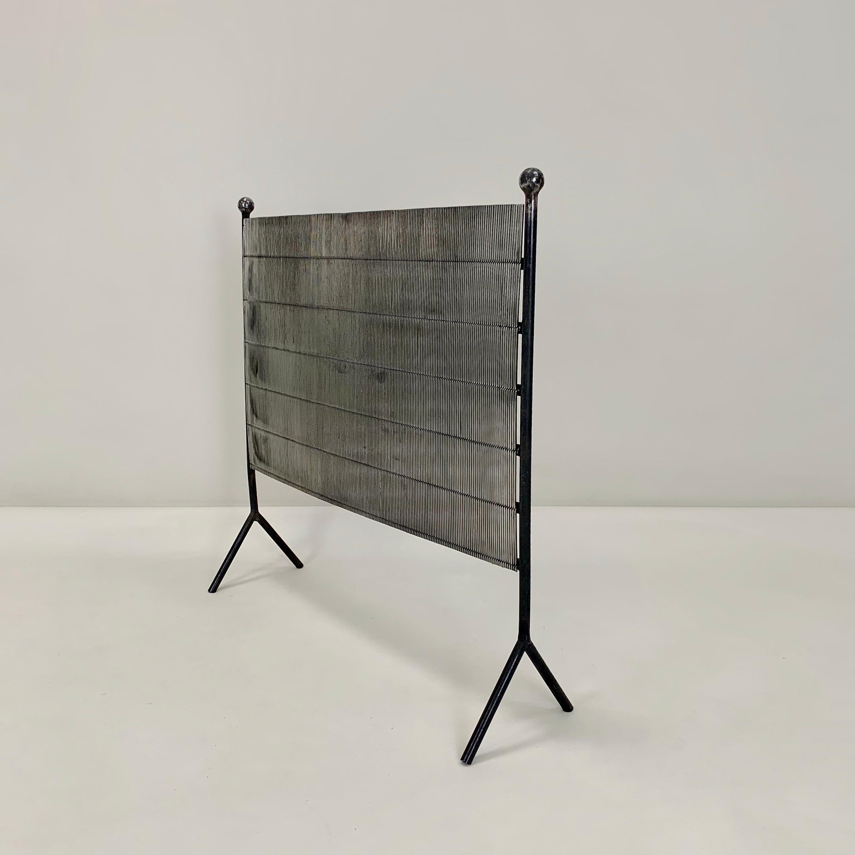 Mid-Century Steel Fire Screen, circa 1960, Belgium. In Good Condition For Sale In Brussels, BE