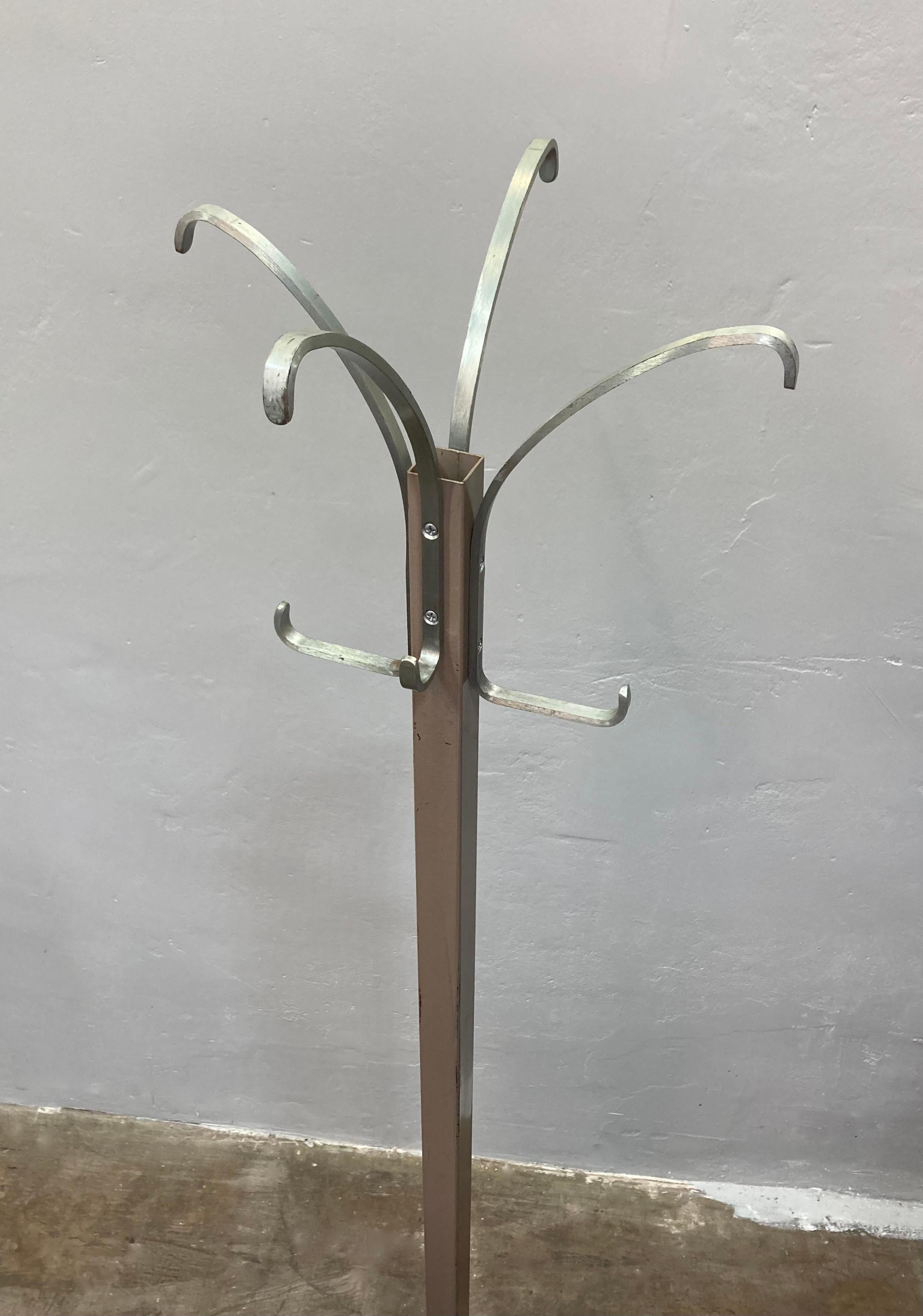 Mid-Century SteelCase Hat/Coat Stand siglo XX en venta
