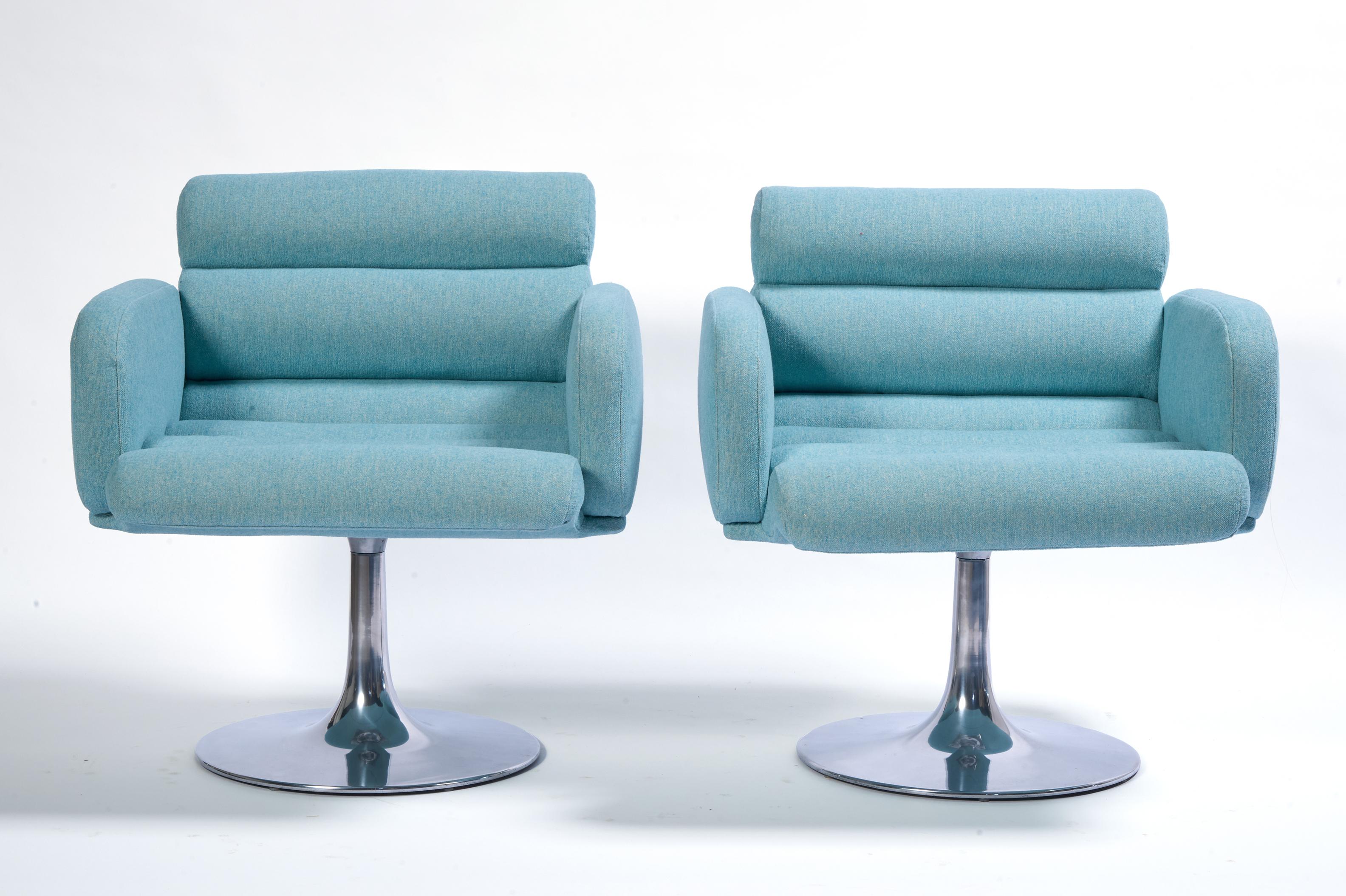 Sedie girevoli Stendig di metà secolo su basi a tulipano, in tessuto e cromo, una coppia in vendita 4