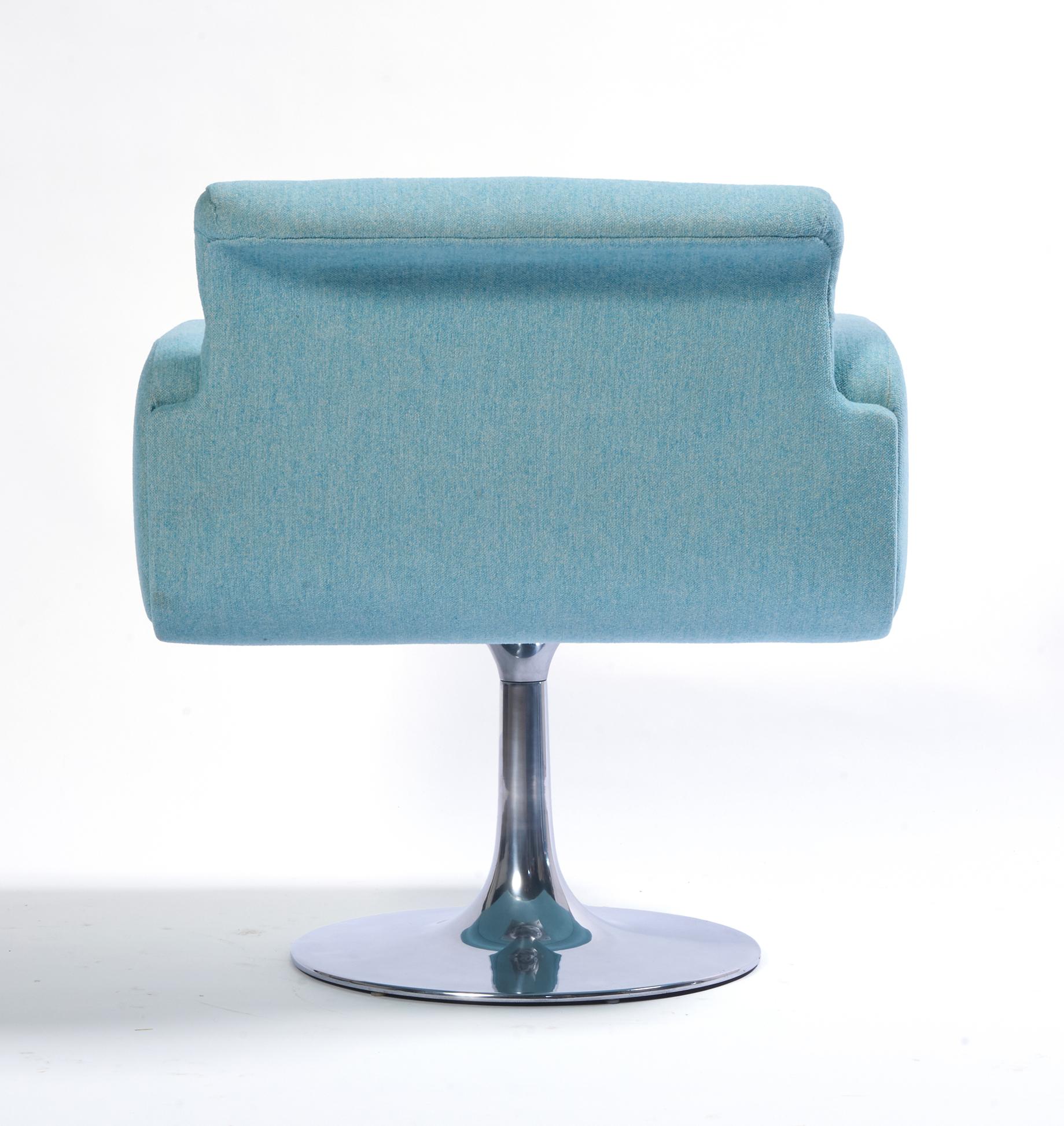 Sedie girevoli Stendig di metà secolo su basi a tulipano, in tessuto e cromo, una coppia in vendita 1