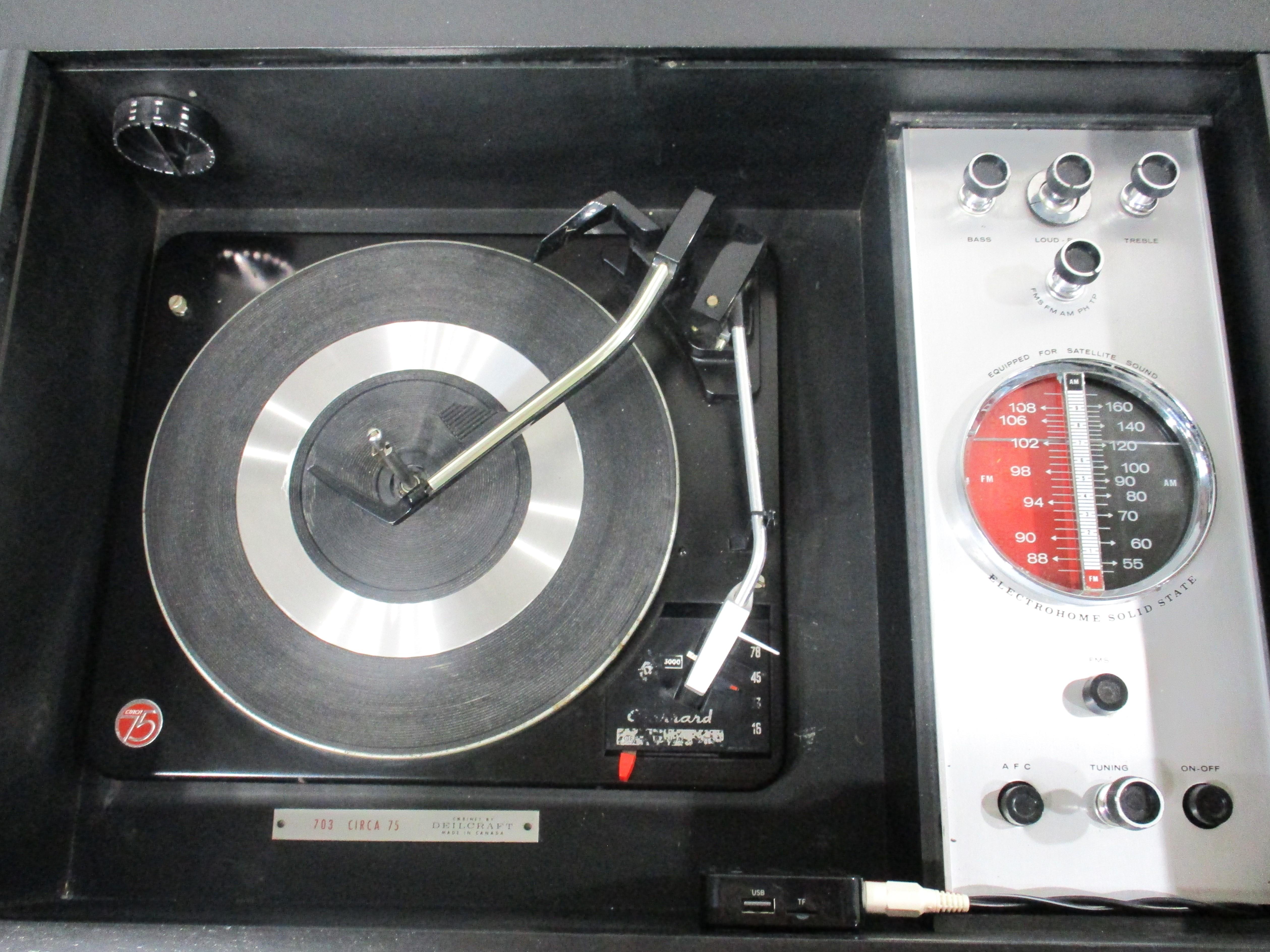 Electrohome Stereo-Modell 703 von Gordon Duern, Kanada, Mid-Century im Zustand „Gut“ im Angebot in Cincinnati, OH