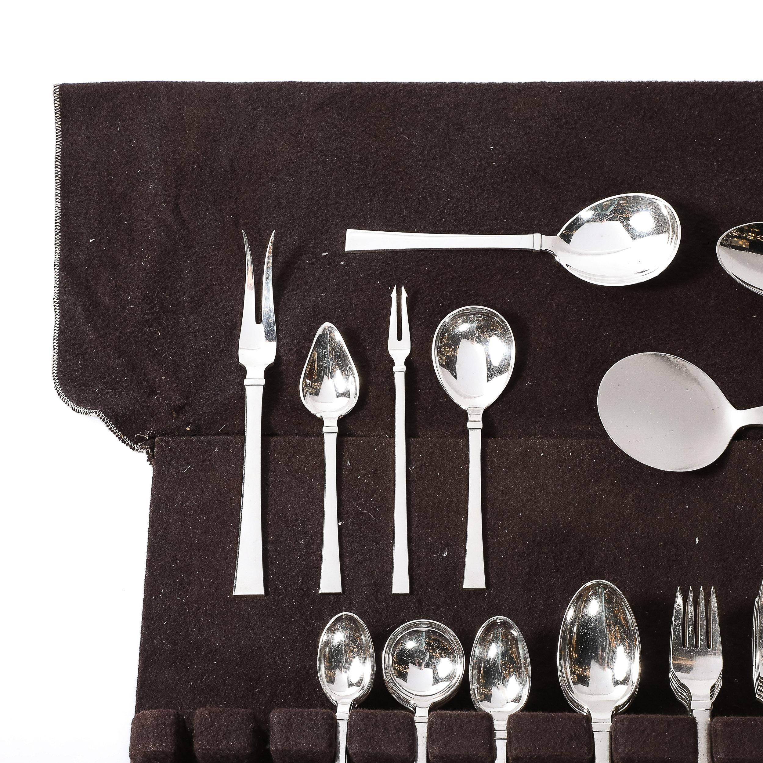 Cubertería de plata de ley de mediados de siglo 