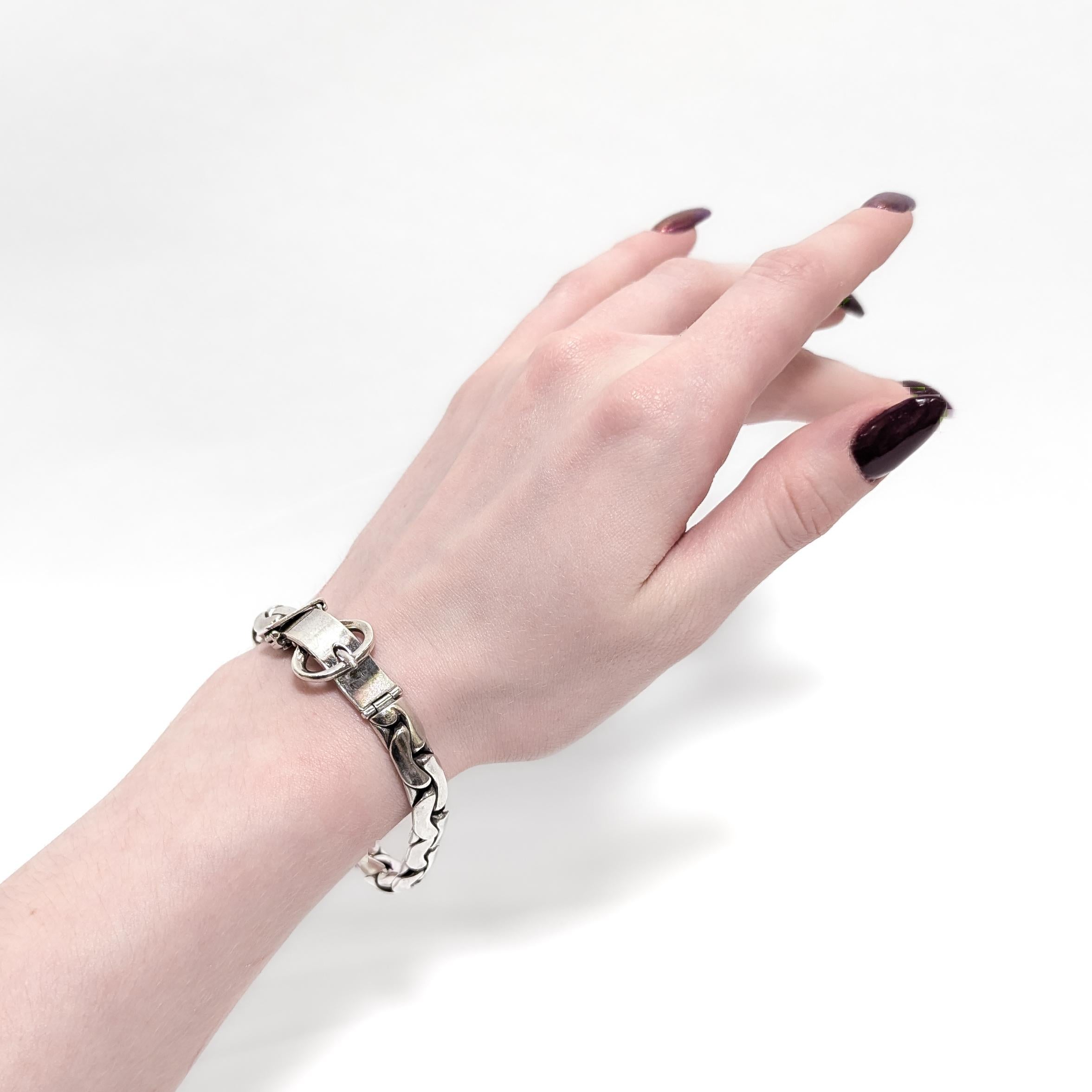 Bracelet à boucle figurative en argent sterling du milieu du siècle par Orlandini pour Uno a Erre Bon état - En vente à Philadelphia, PA