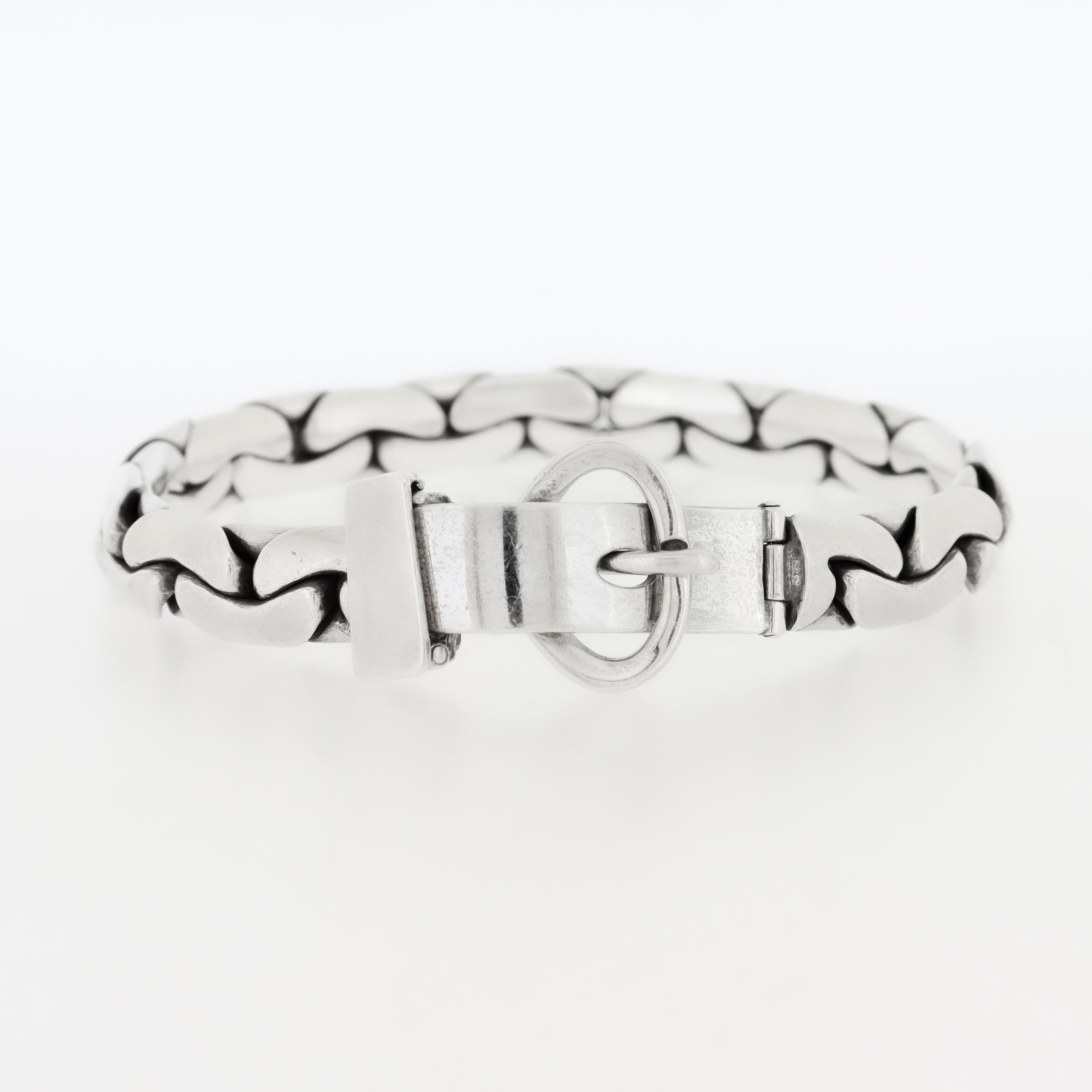 Bracelet à boucle figurative en argent sterling du milieu du siècle par Orlandini pour Uno a Erre Unisexe en vente