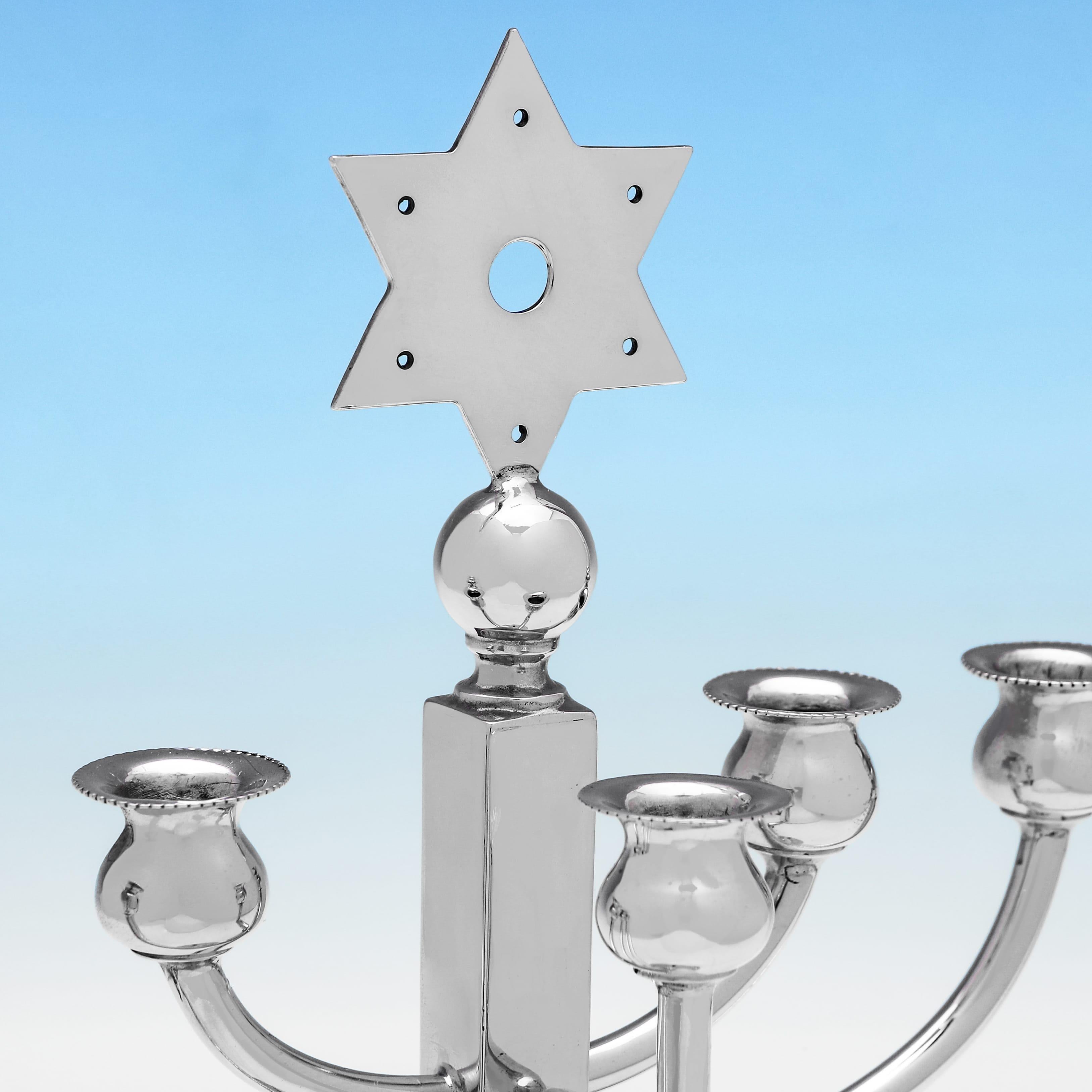 Mid Century sterling silver Hanukkiah or Menorah - Made in 1954 by Viners Ltd. In Good Condition For Sale In London, London