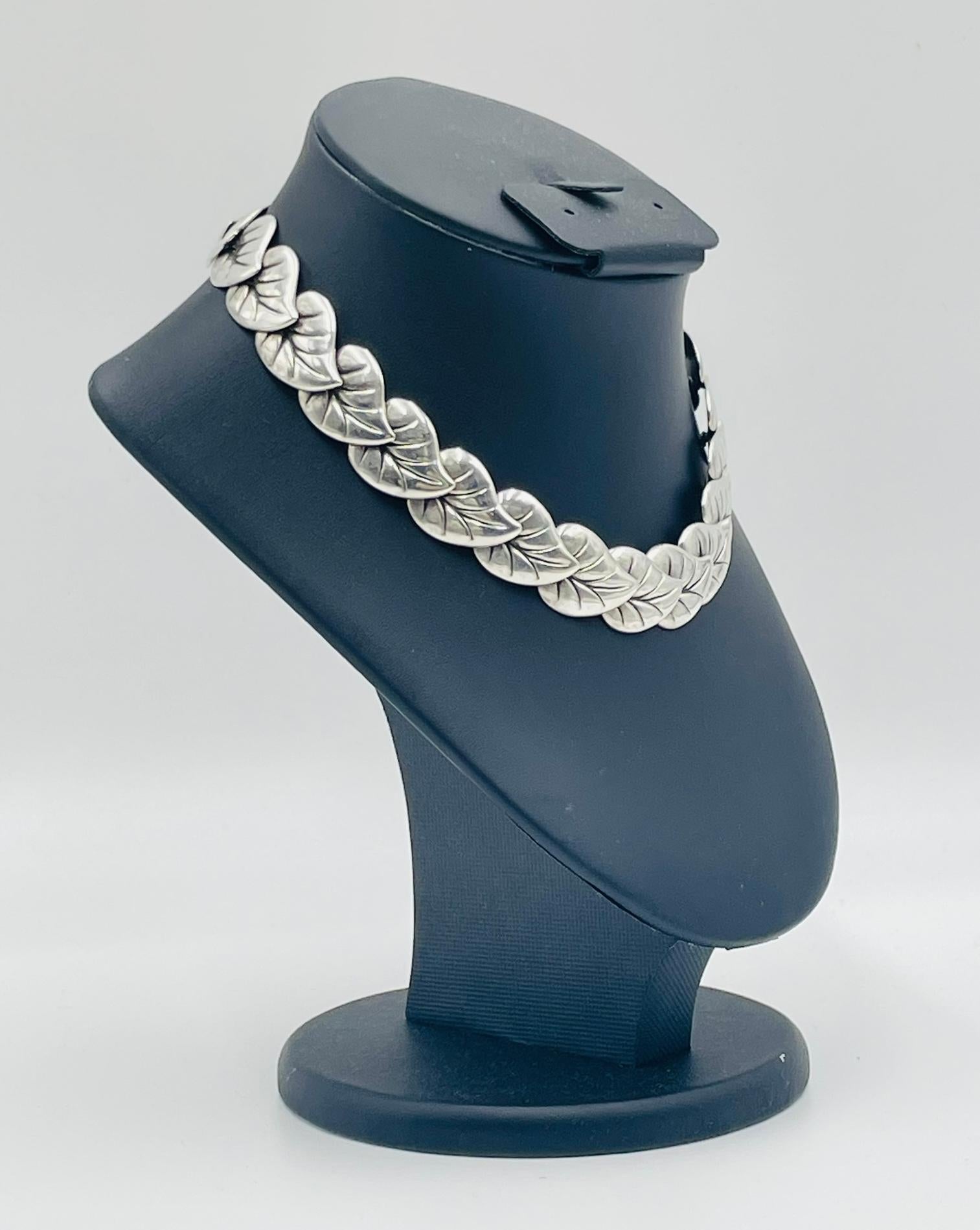 Organico moderno Collana di foglie in argento di metà secolo di Antonio Castillo per Los Castillo in vendita