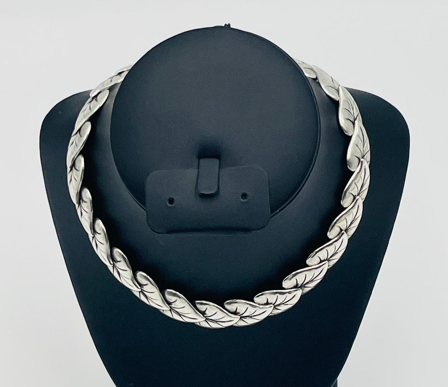 Fatto a mano Collana di foglie in argento di metà secolo di Antonio Castillo per Los Castillo in vendita