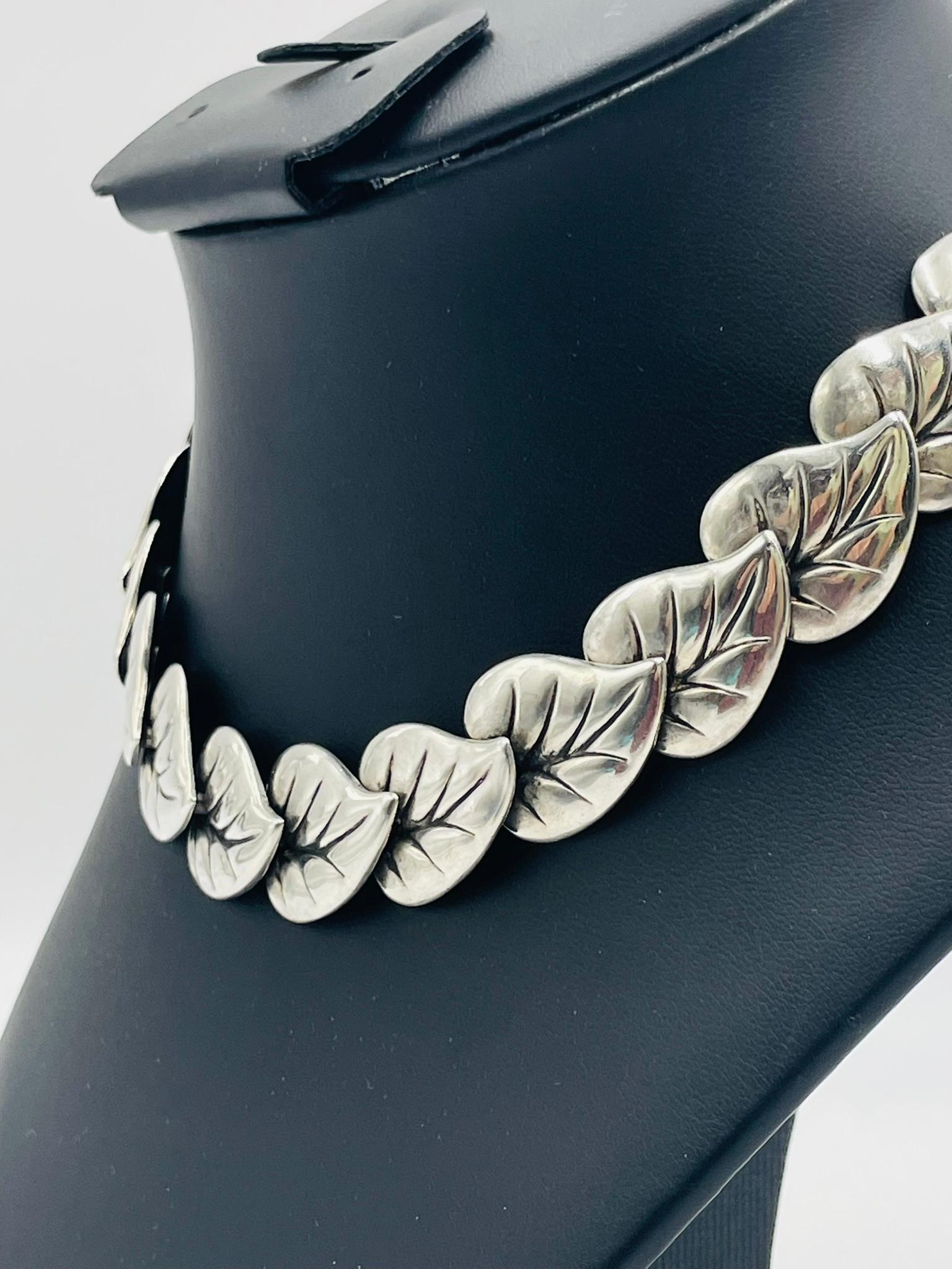 Metà XX secolo Collana di foglie in argento di metà secolo di Antonio Castillo per Los Castillo in vendita