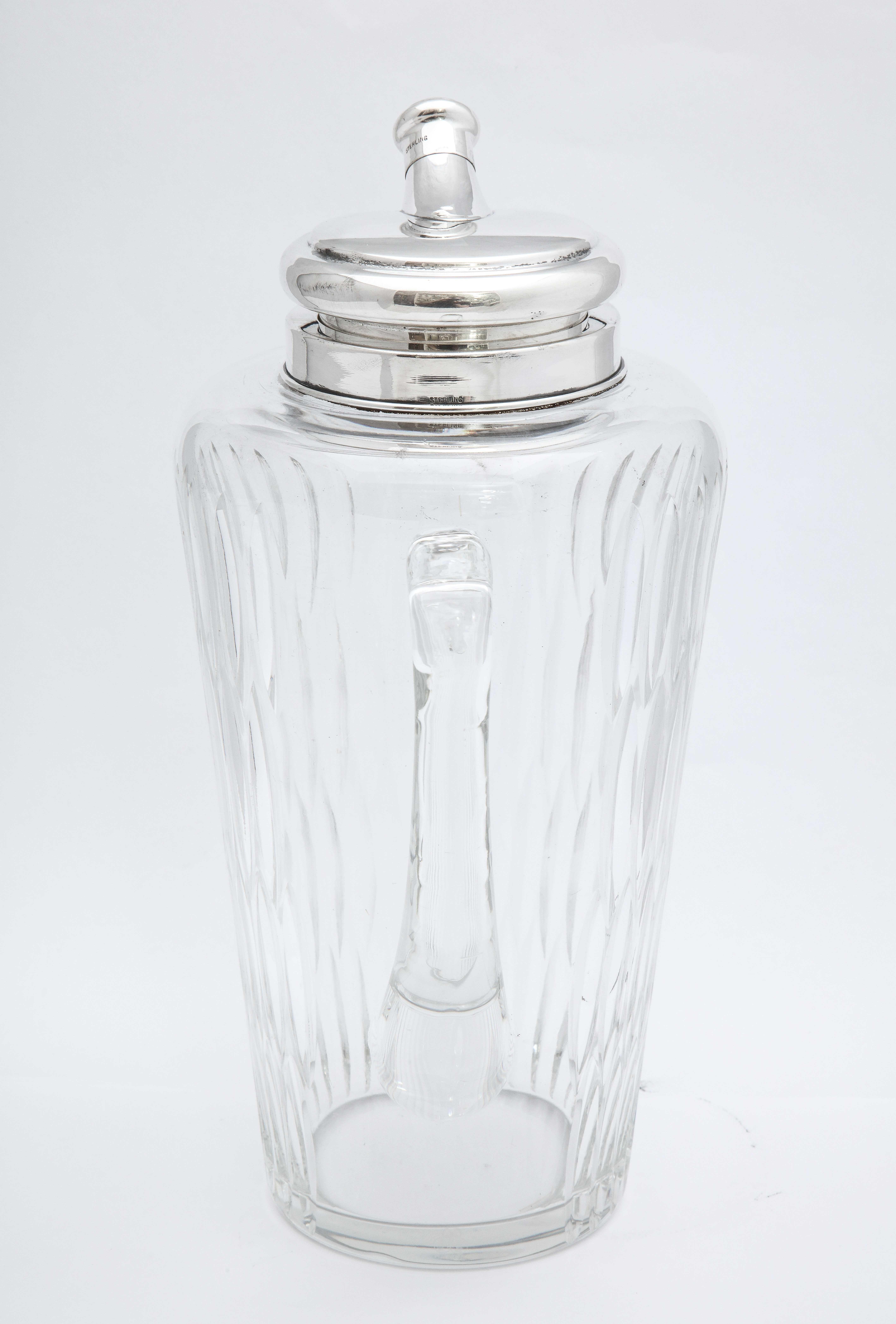 Mid-Century Sterling Silver-Mounted Cocktail Shaker by T.C. Hawkes & Co. In Good Condition In New York, NY