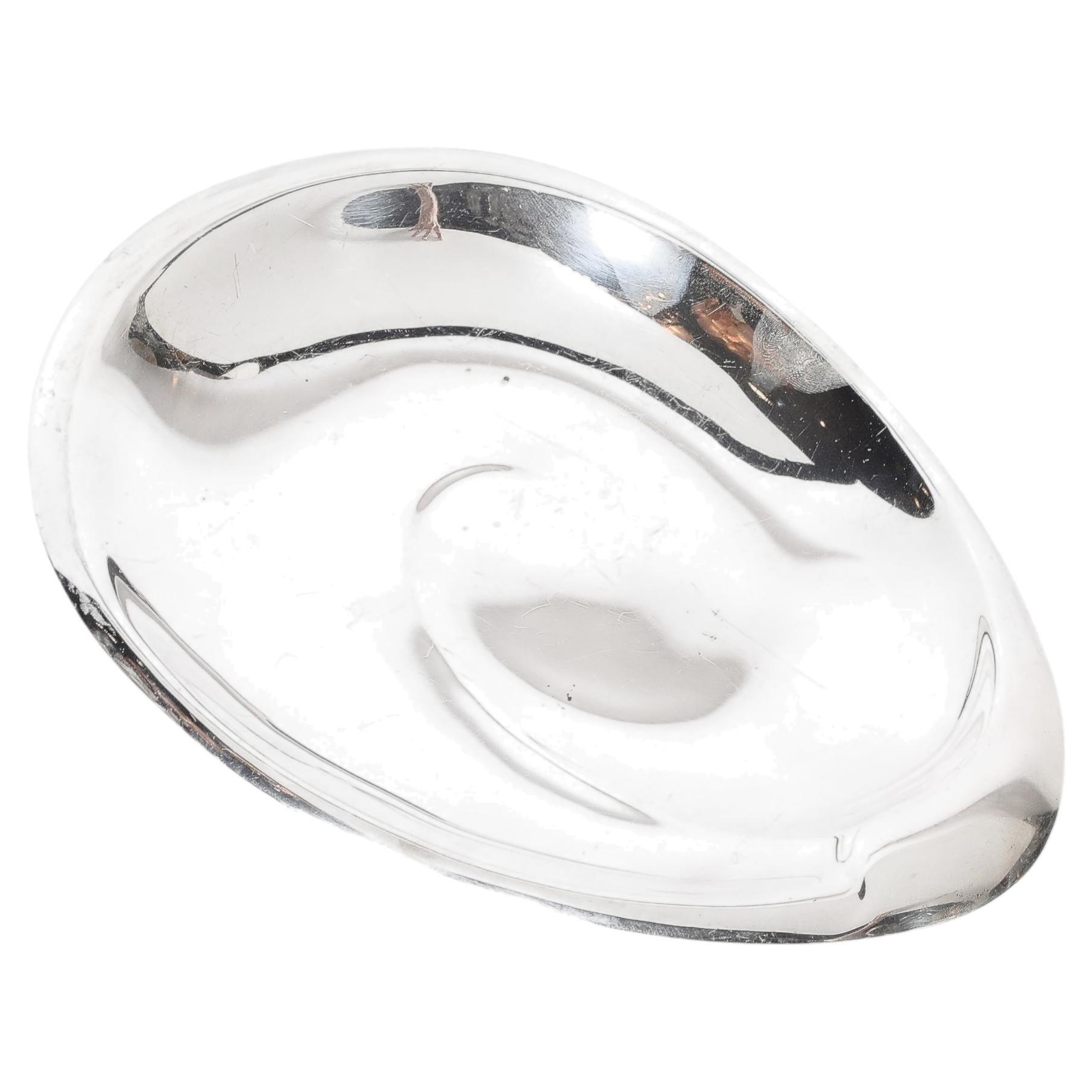 Vassoio scultoreo amorfo in argento sterling della metà del secolo, firmato Reed & Barton