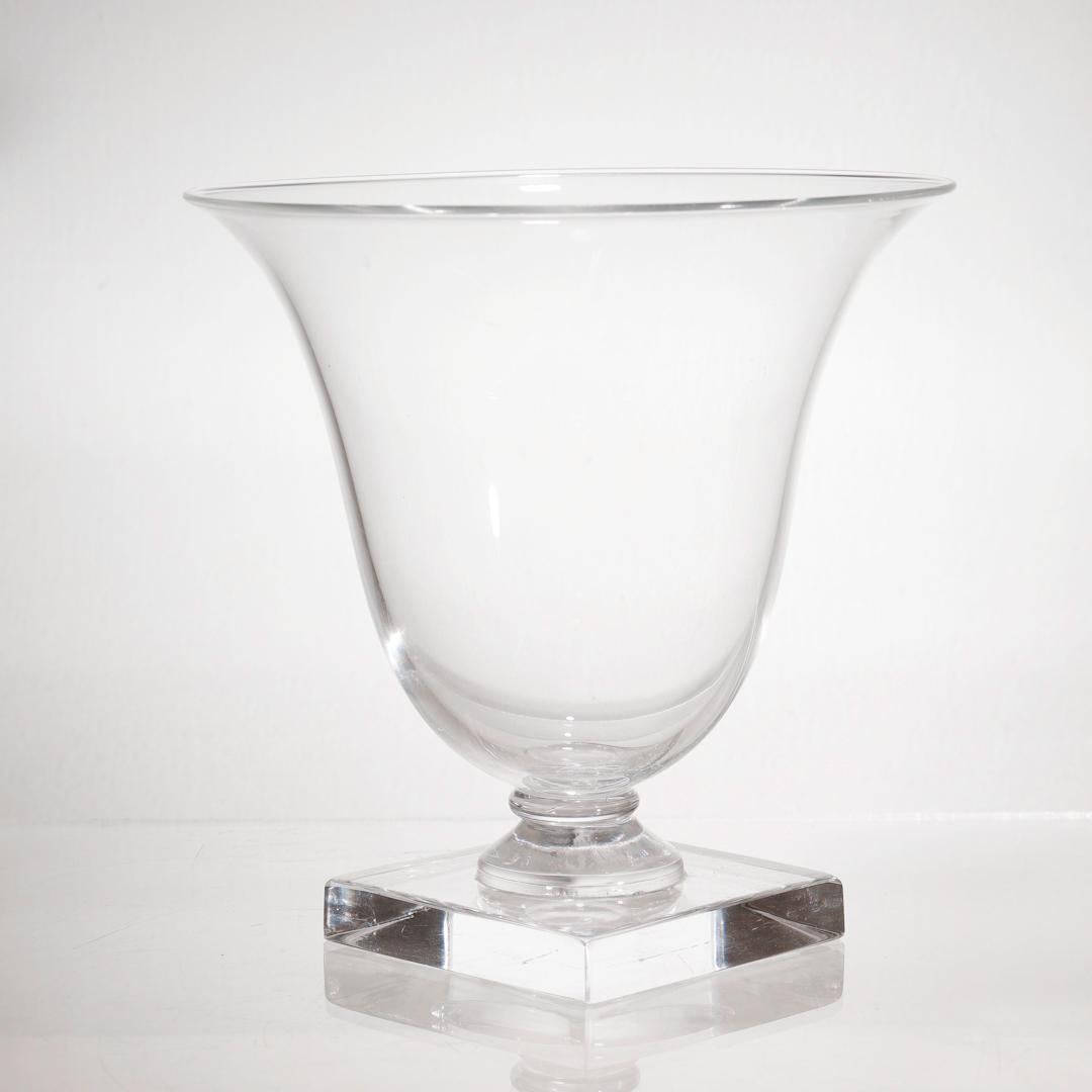 Mid-Century Modern Vase à pied en cristal ou en verre Steuben Glass du milieu du siècle dernier en vente