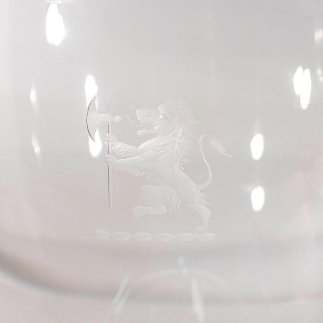 Cristal Vase ou seau à glace en cristal ou en verre Steuben du milieu du siècle avec crête de lion n° 7547 en vente