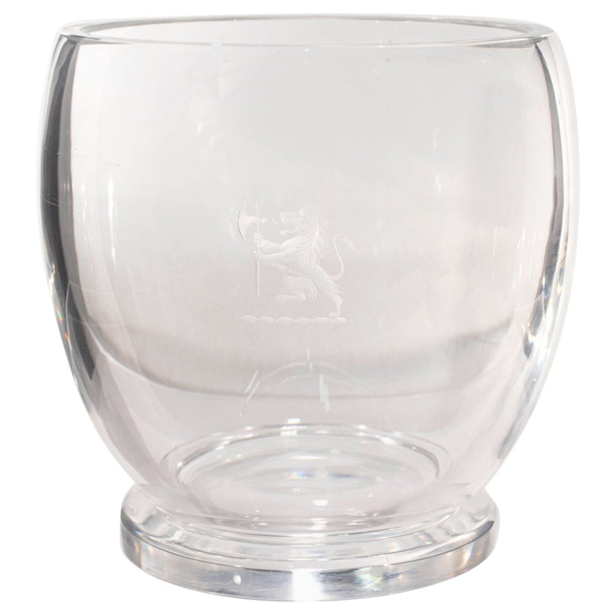 Vaso o secchiello per ghiaccio in cristallo o vetro Steuben Glass di metà secolo con stemma del leone n. 7547