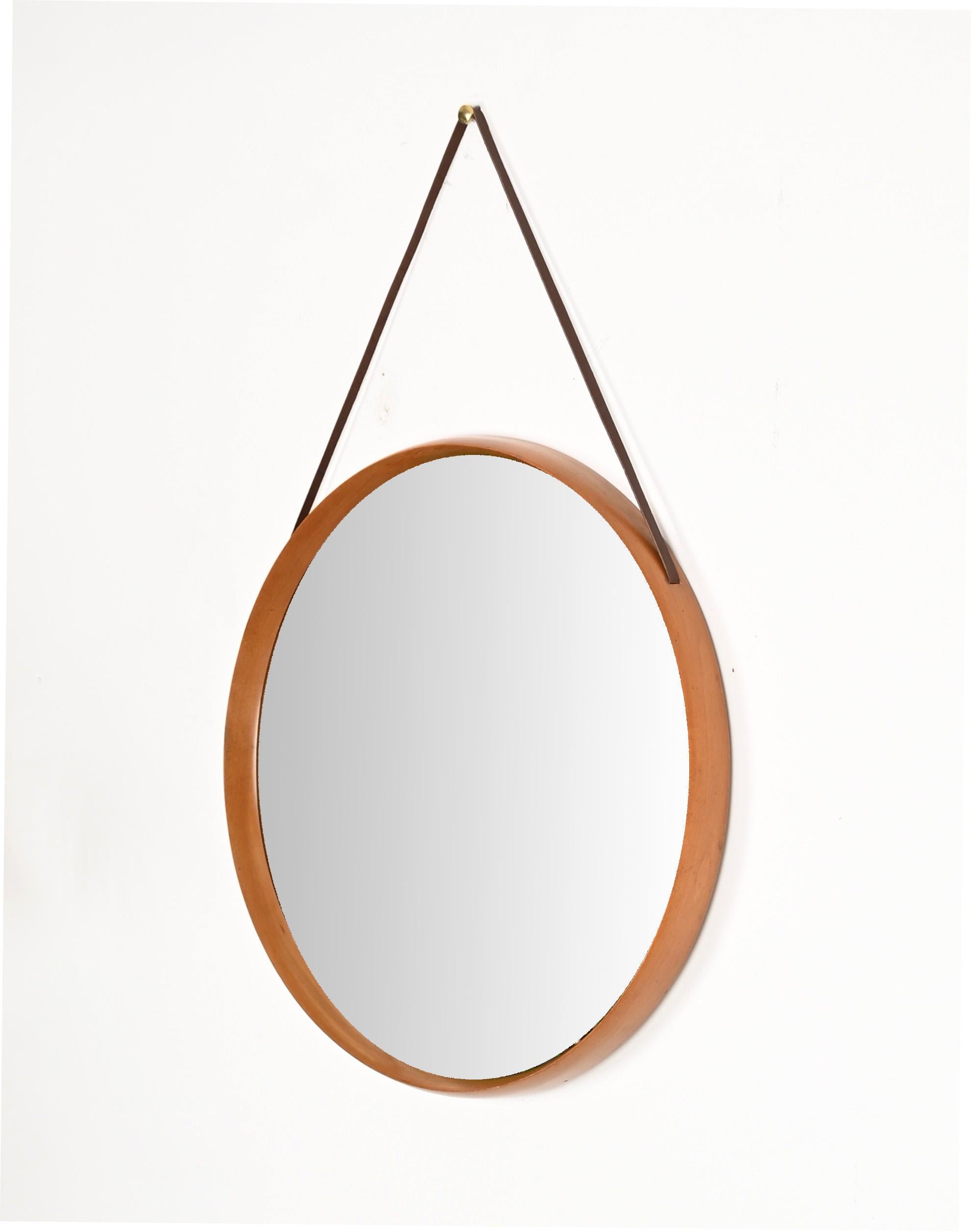 Hand-Crafted Mid-Century Stildomus Round Wall Mirror in Walnut and Leather, Italy, 1960s For Sale