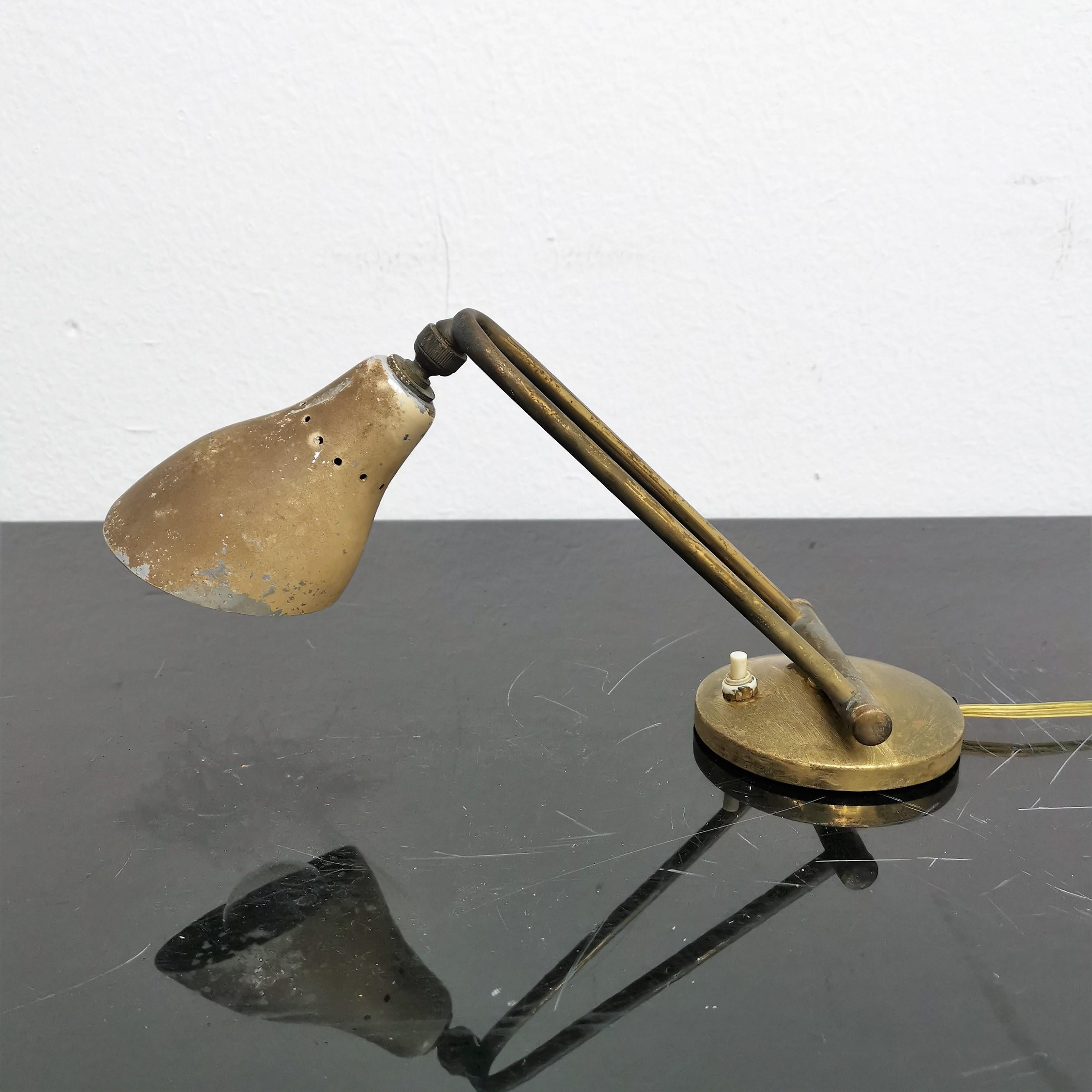 Mid-Century Stilnovo Adjustable Brass Table Lamp, 50s, Italy For Sale 2