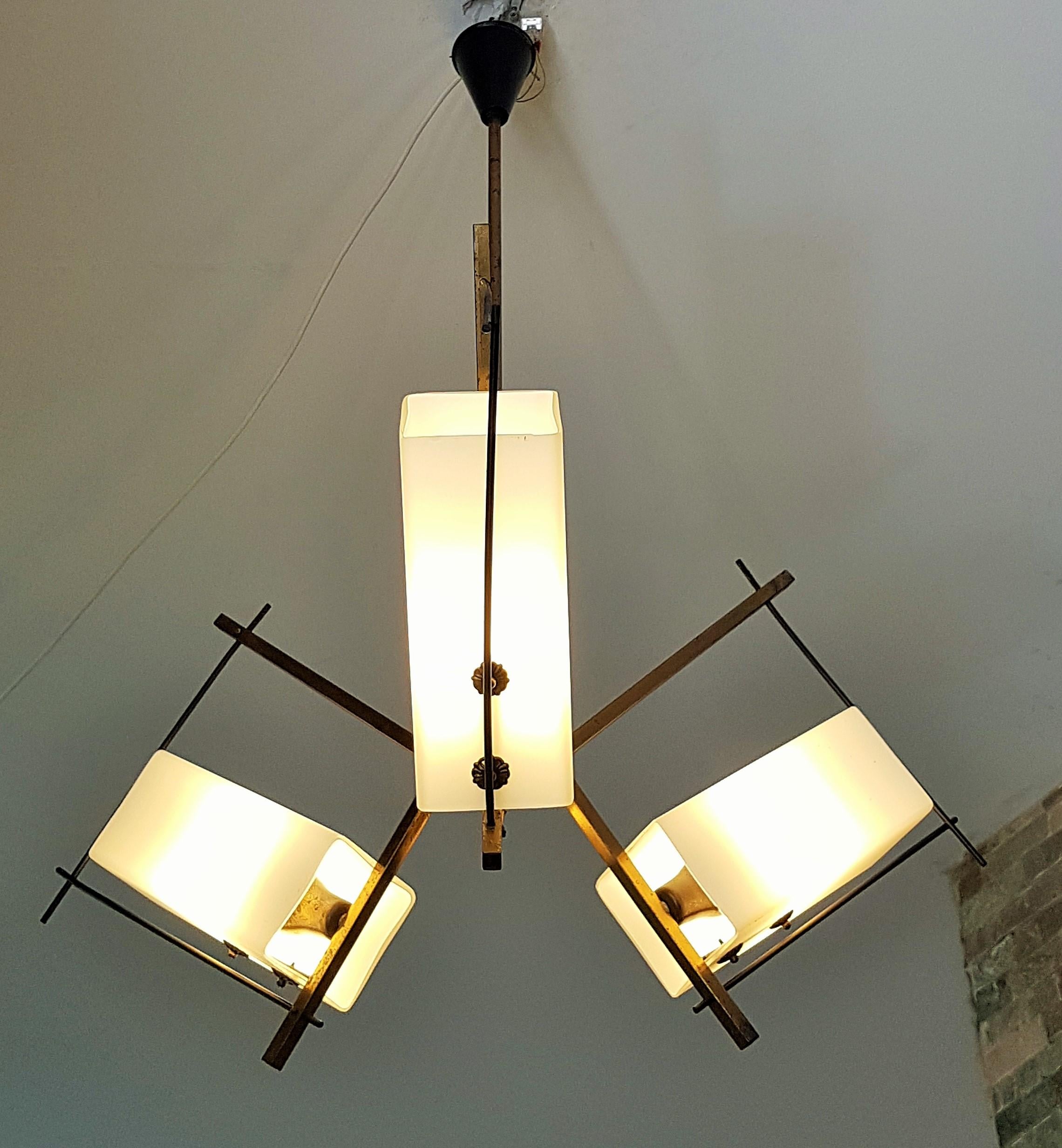Mid-20th Century Mid-Century Stilnovo Brass and Opaline Glass Pendant Chandelier, Italy 1950 For Sale