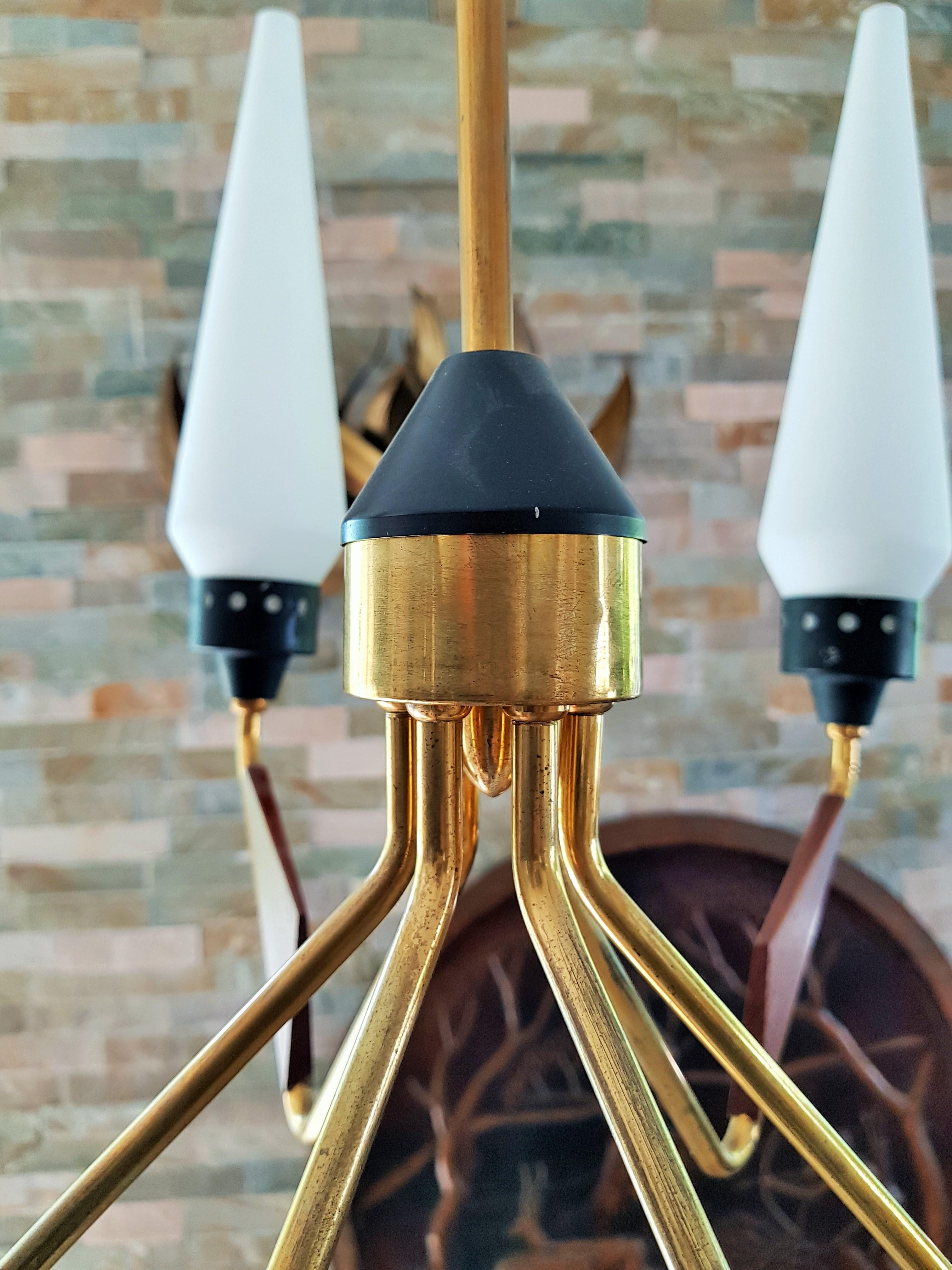 Mid-Century Stilnovo Chandelier, Brass and Teak, Italy 1950s For Sale 11