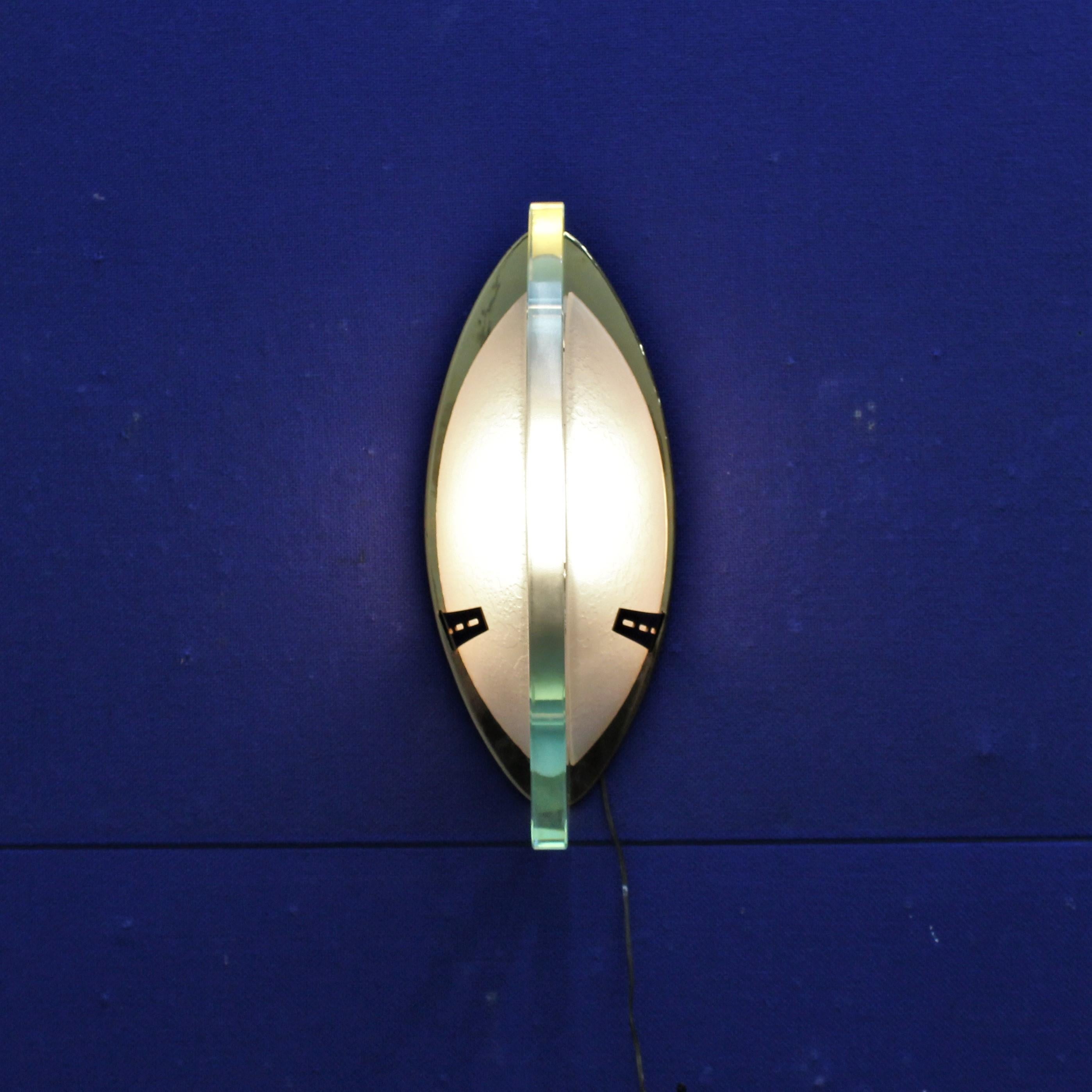 Midcentury Stilnovo Milano Mod. 2122 Crystal Metal and Glass Sconces 1950s Italy In Good Condition In Palermo, IT