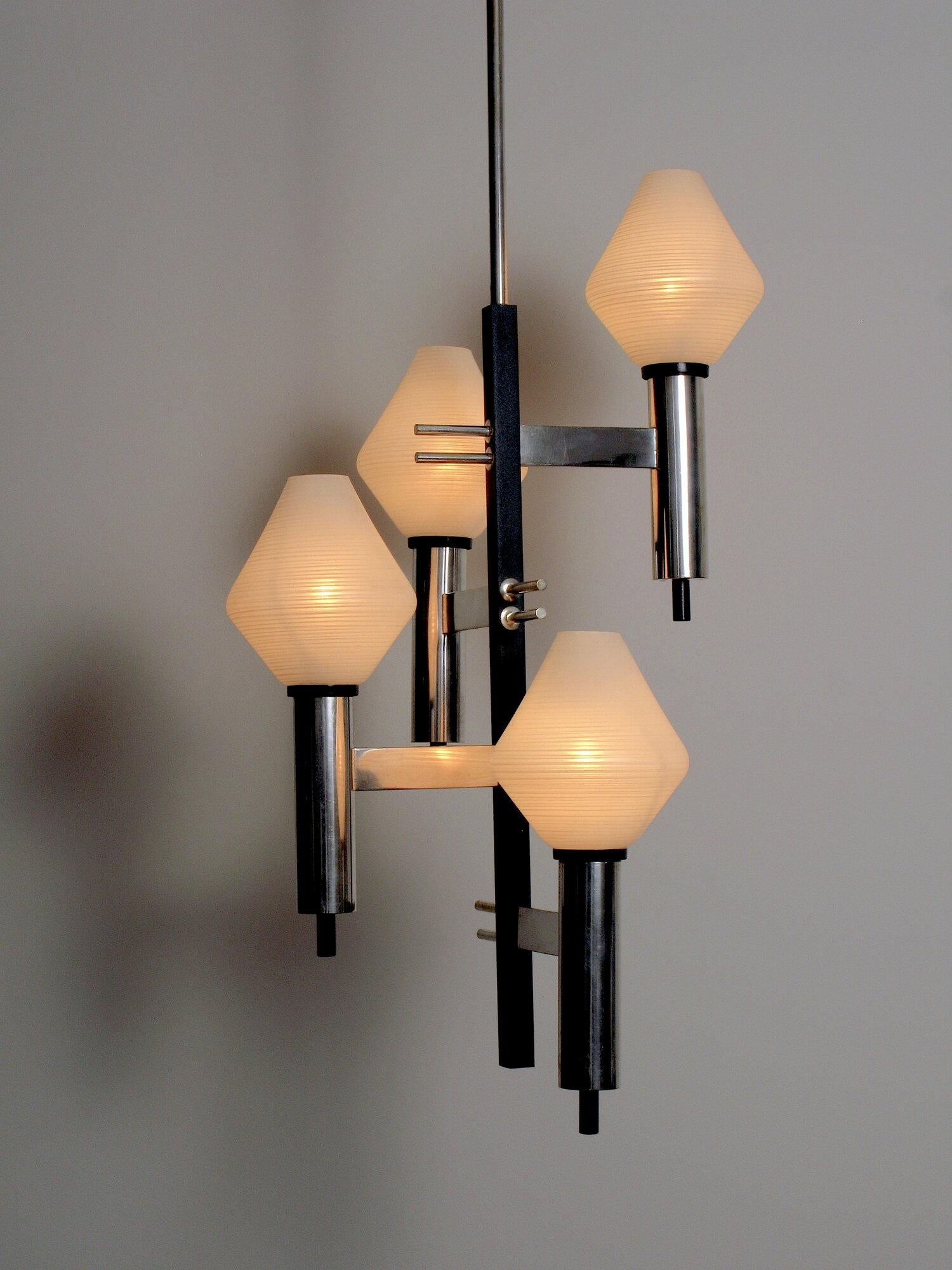 Mid-Century Modern Mid Century Stilnovo Silver and Etched Glass Chandelier made in Italy For Sale
